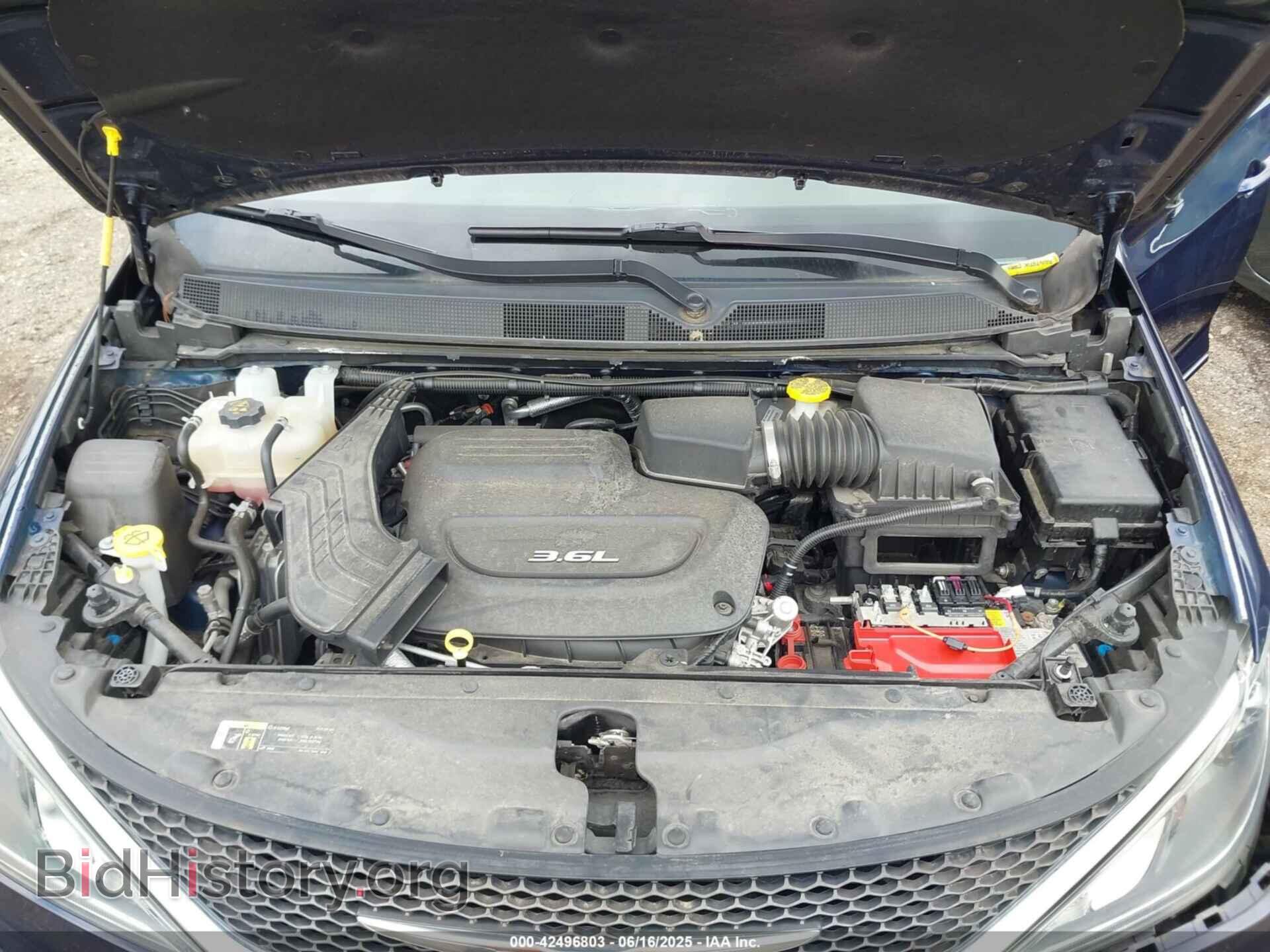 2018 CHRYSLER PACIFICA - VIN: 2C4RC1BG3JR127315 - Фото 10