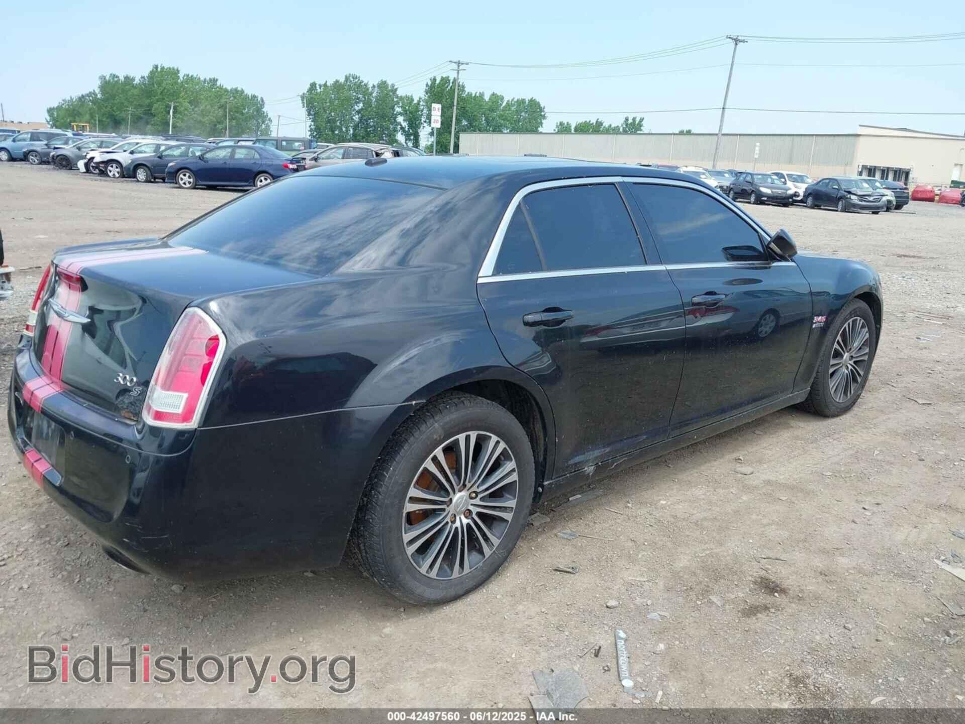 2013 CHRYSLER 300 - VIN: 2C3CCAGT2DH528168 - Фото 2