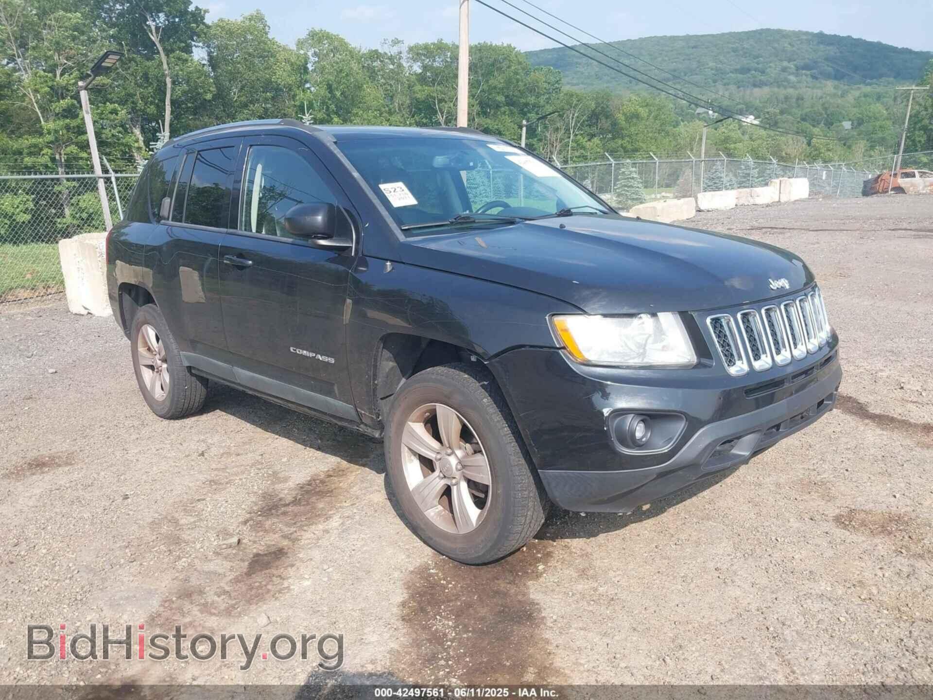 Photo 1J4NF5FBXBD225672 - JEEP COMPASS 2011