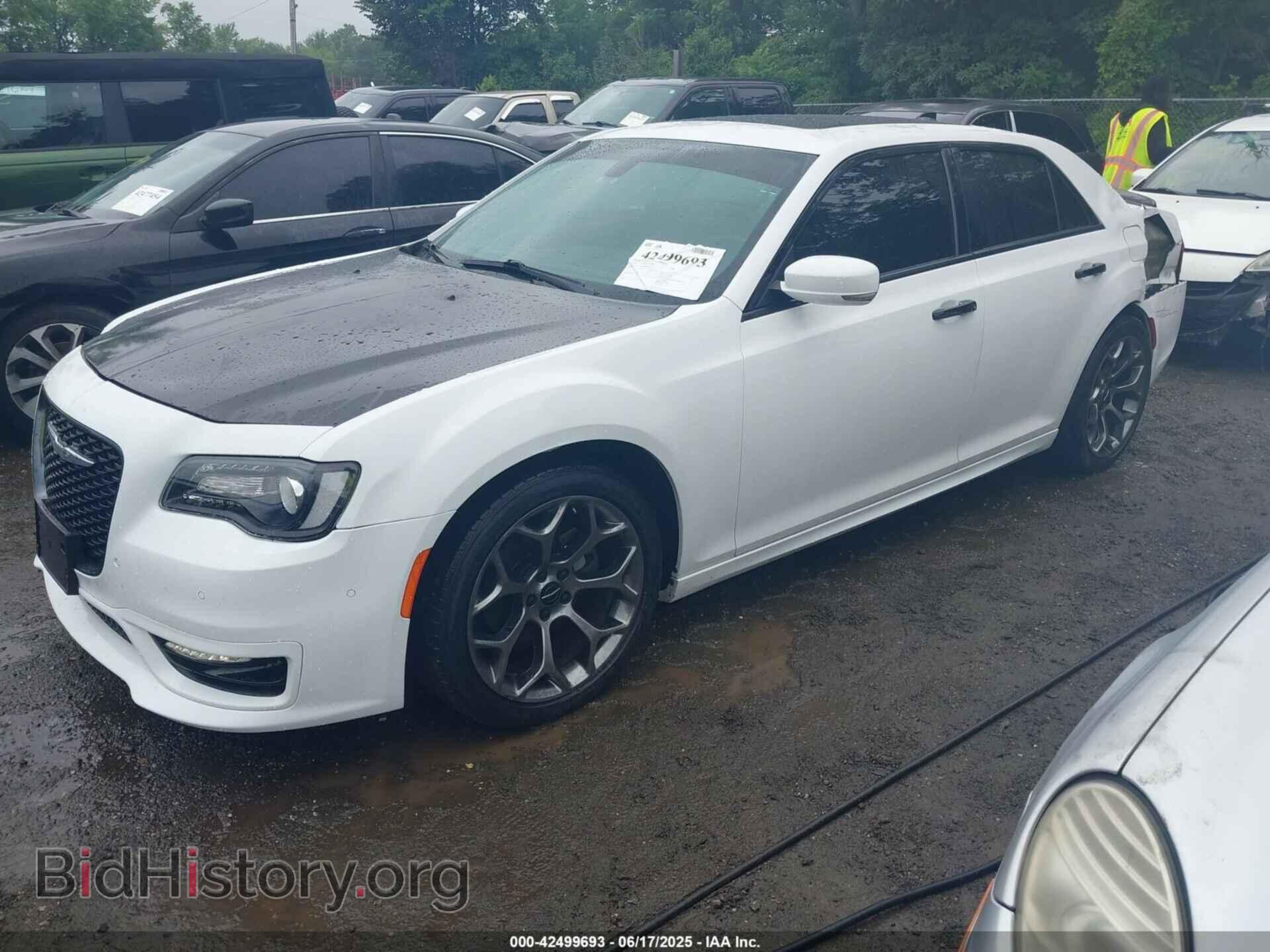 2018 CHRYSLER 300 - VIN: 2C3CCABG3JH266778 - Фото 2