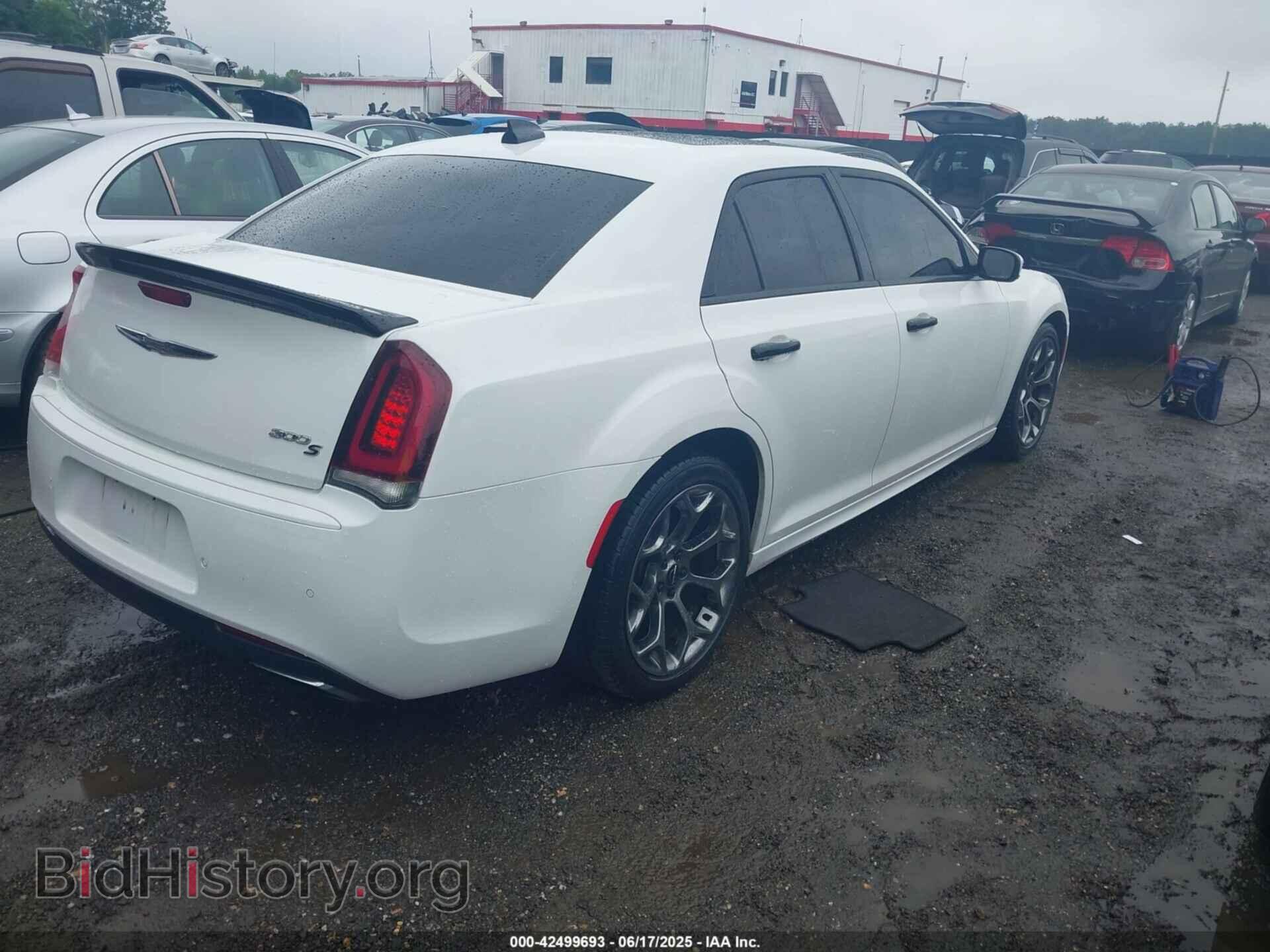 2018 CHRYSLER 300 - VIN: 2C3CCABG3JH266778 - Фото 4