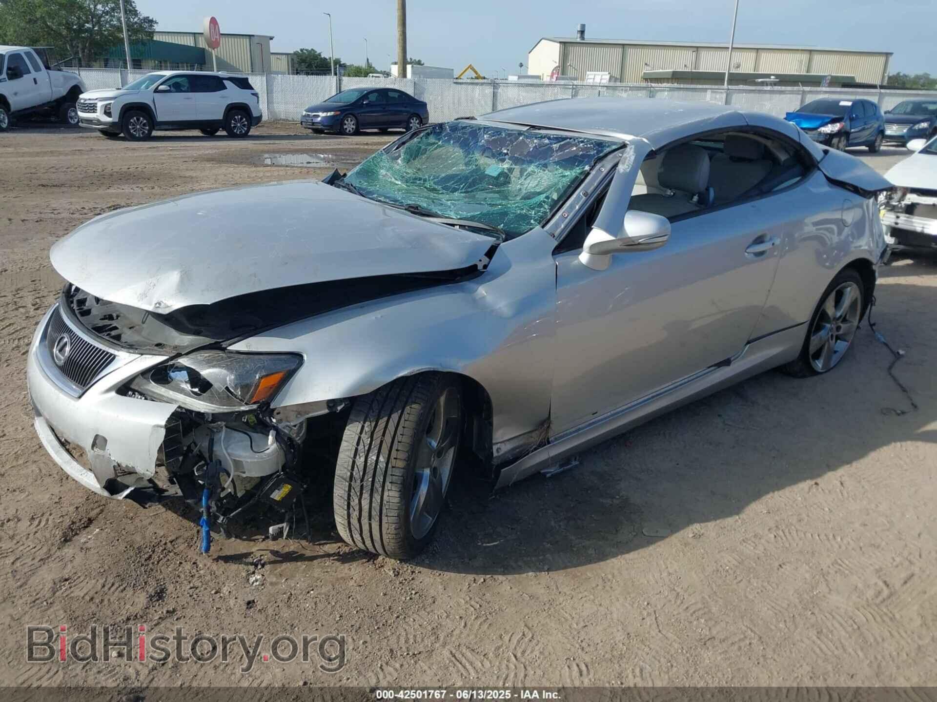 2011 LEXUS IS 250C - VIN: JTHFF2C21B2516455 - Фото 2