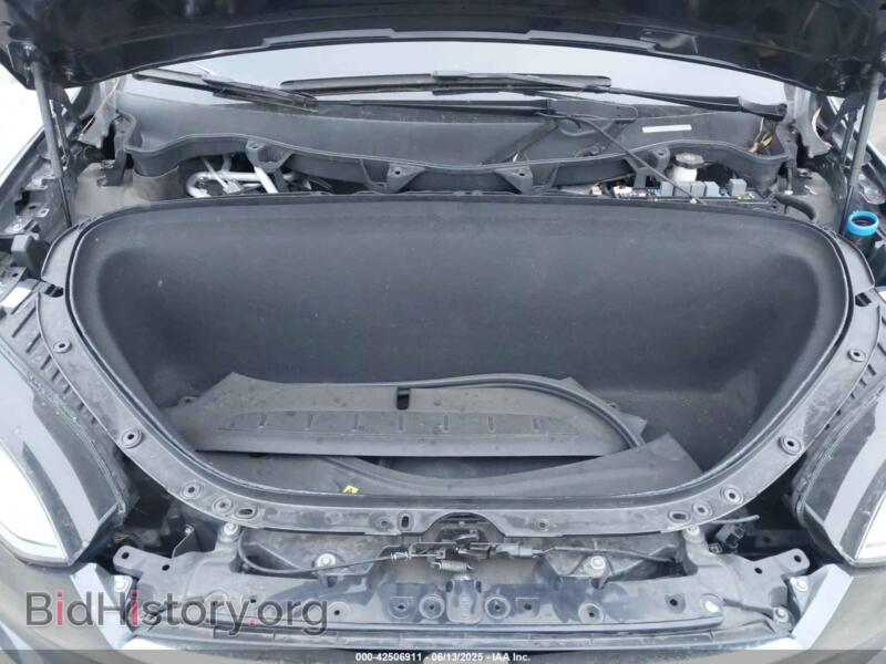 2017 Tesla MODEL X (VIN 5YJXCBE27HF050421) — photo 10 of 17