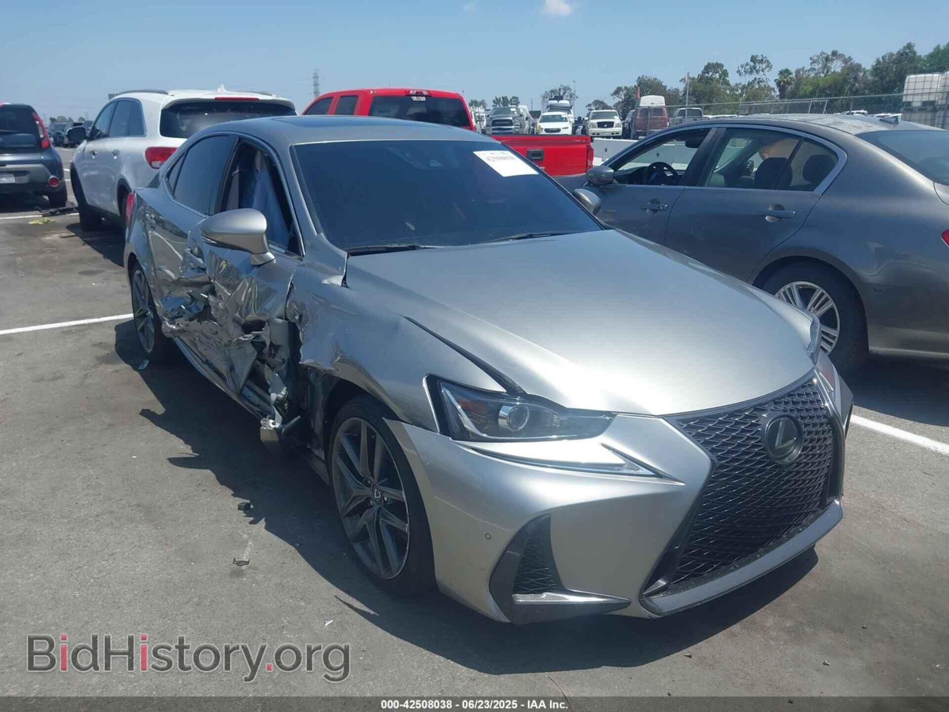 Photo JTHBA1D22J5073560 - LEXUS IS 2018