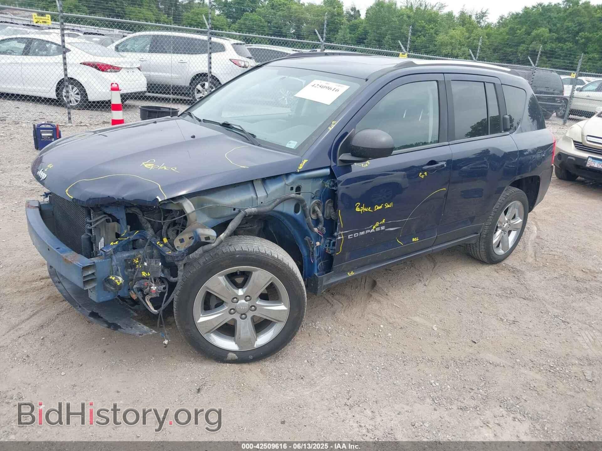 2012 JEEP COMPASS - VIN: 1C4NJDCB6CD717717 - Photo 2