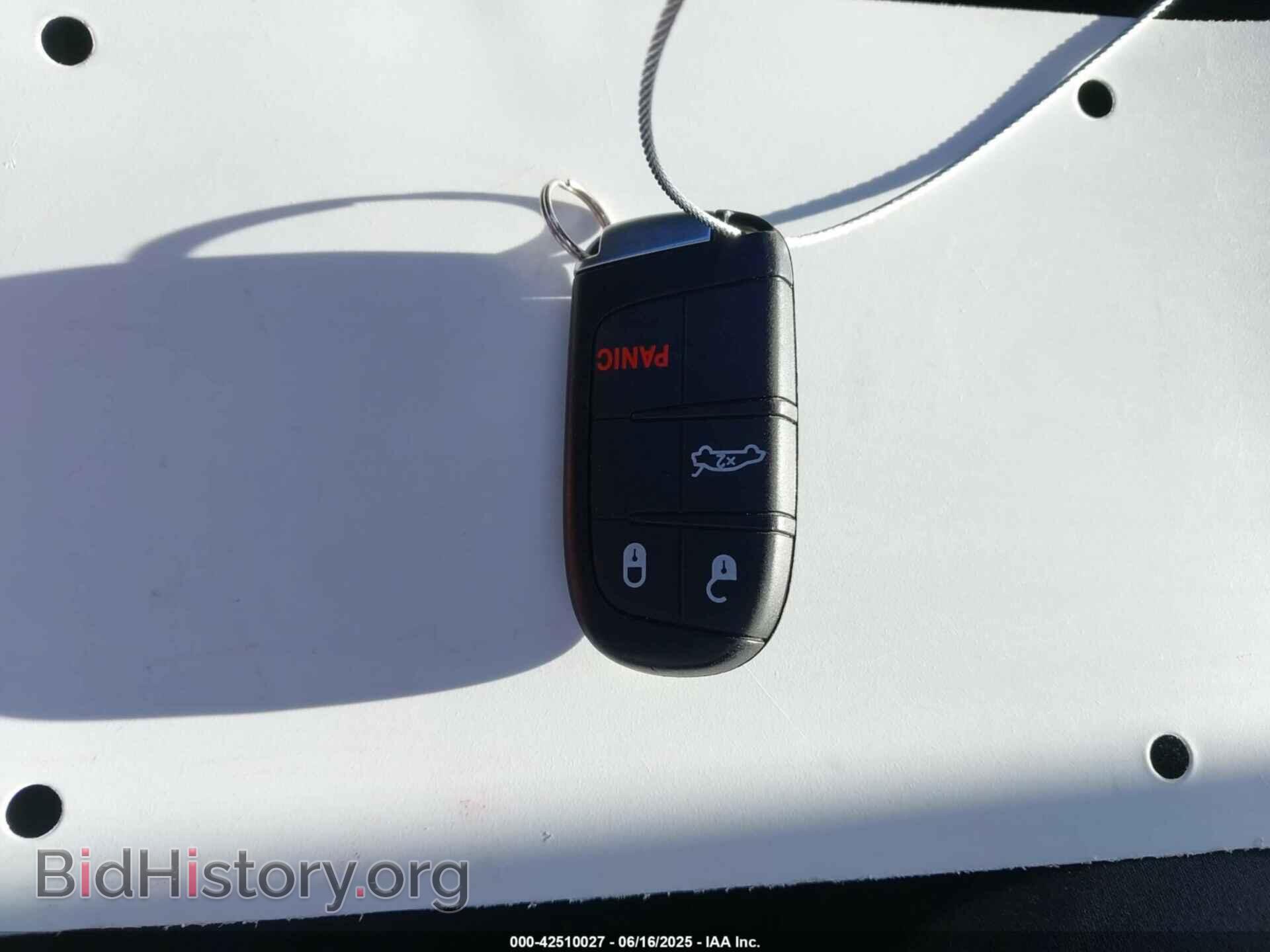 2023 CHRYSLER 300 - VIN: 2C3CCAAG0PH556261 - Фото 11