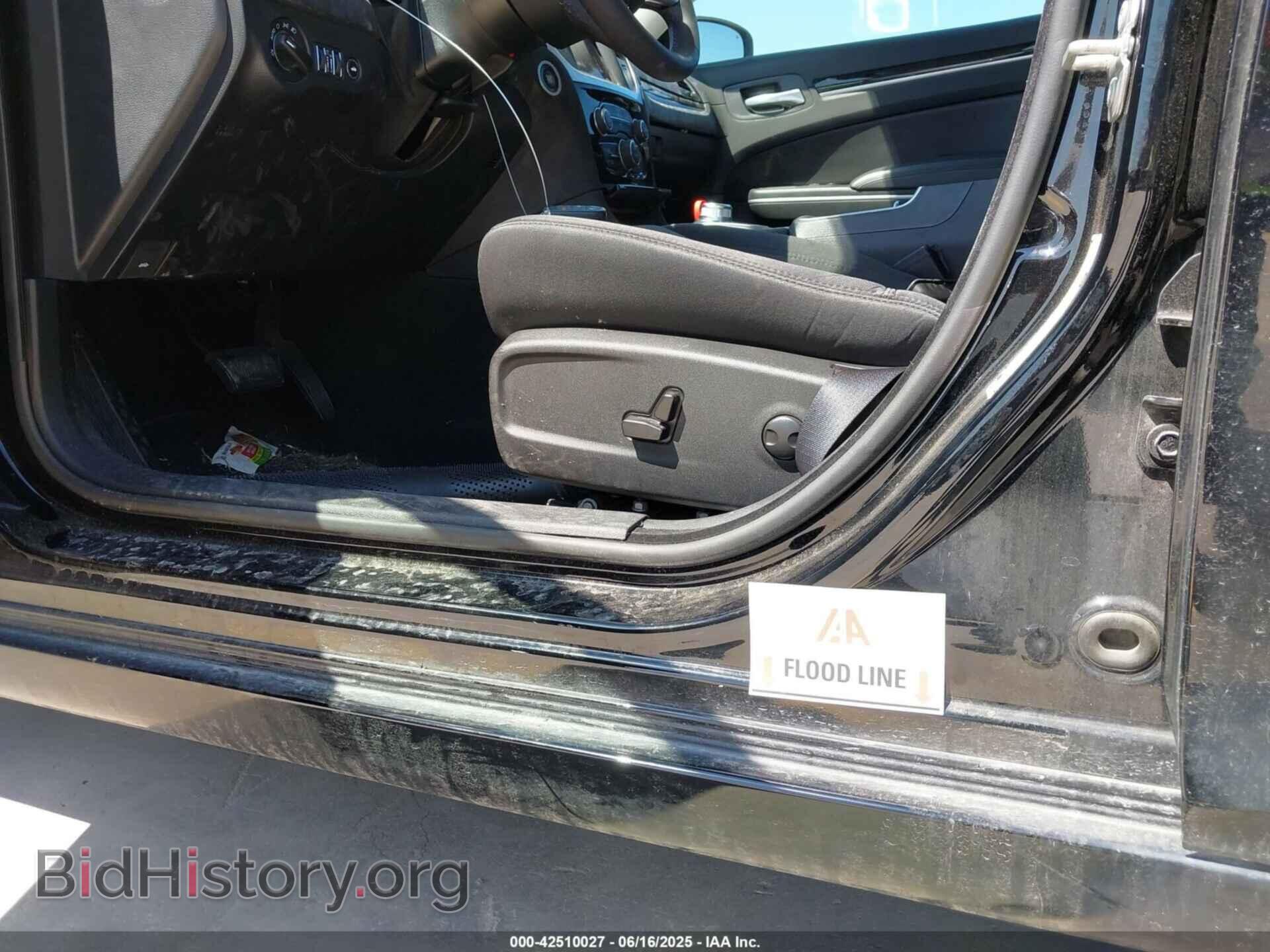 2023 CHRYSLER 300 - VIN: 2C3CCAAG0PH556261 - Фото 6
