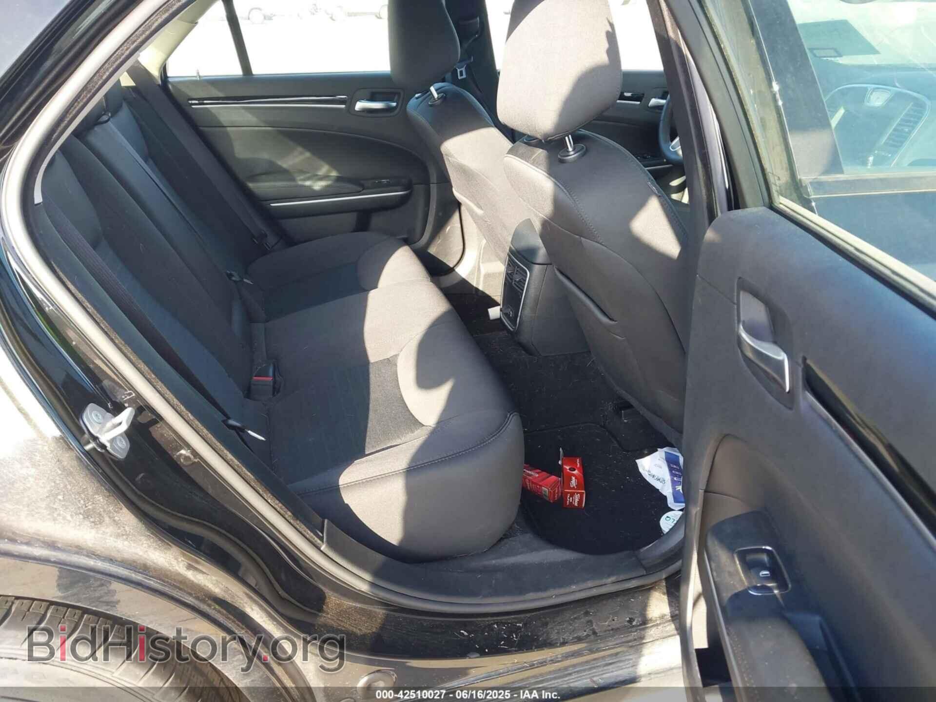 2023 CHRYSLER 300 - VIN: 2C3CCAAG0PH556261 - Фото 8