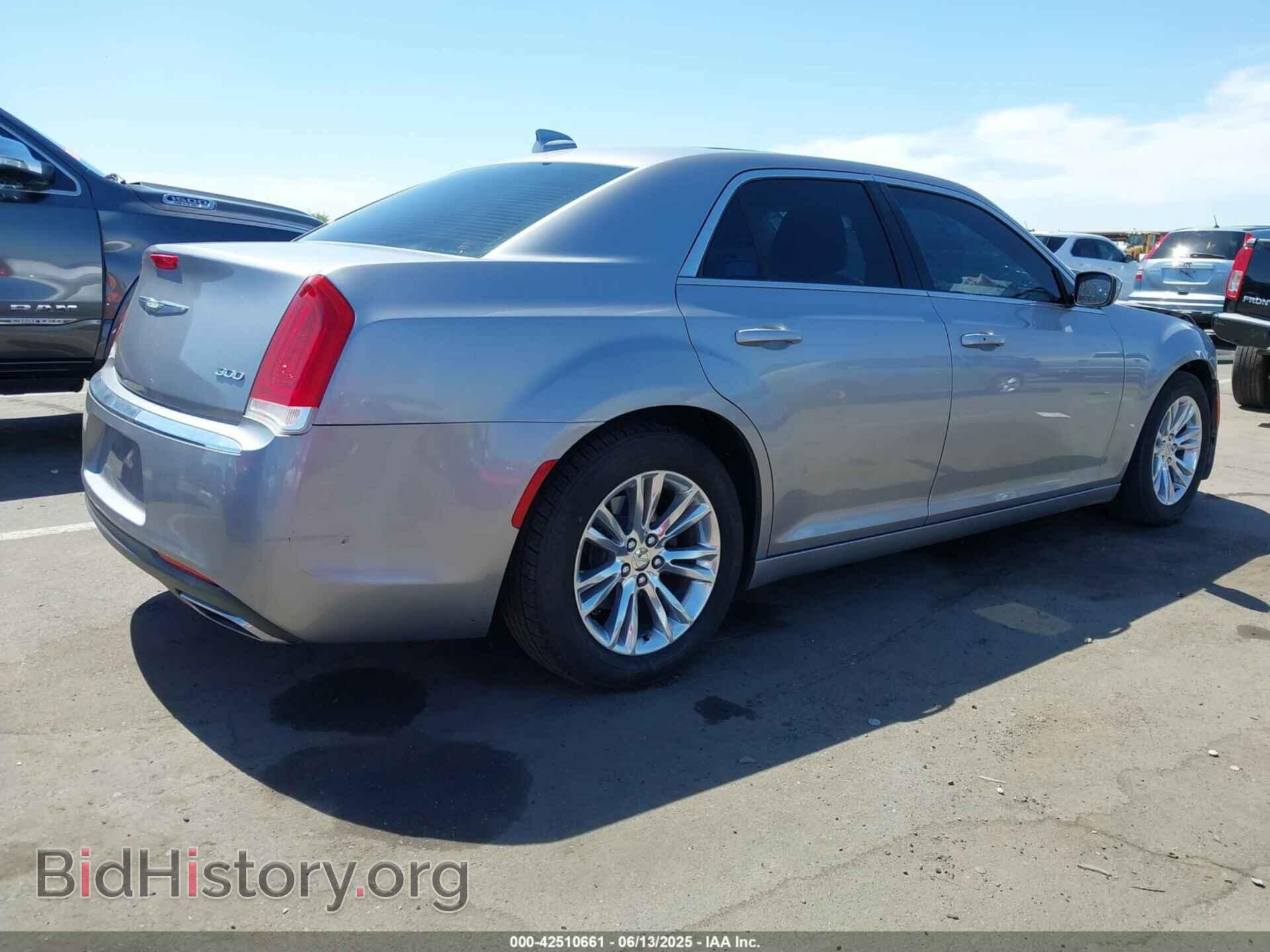 2017 CHRYSLER 300 - VIN: 2C3CCAAG8HH570457 - Фото 4