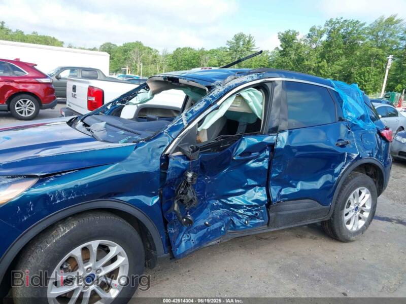 2020 Ford ESCAPE (VIN 1FMCU9G68LUA19176) — photo 6 of 17
