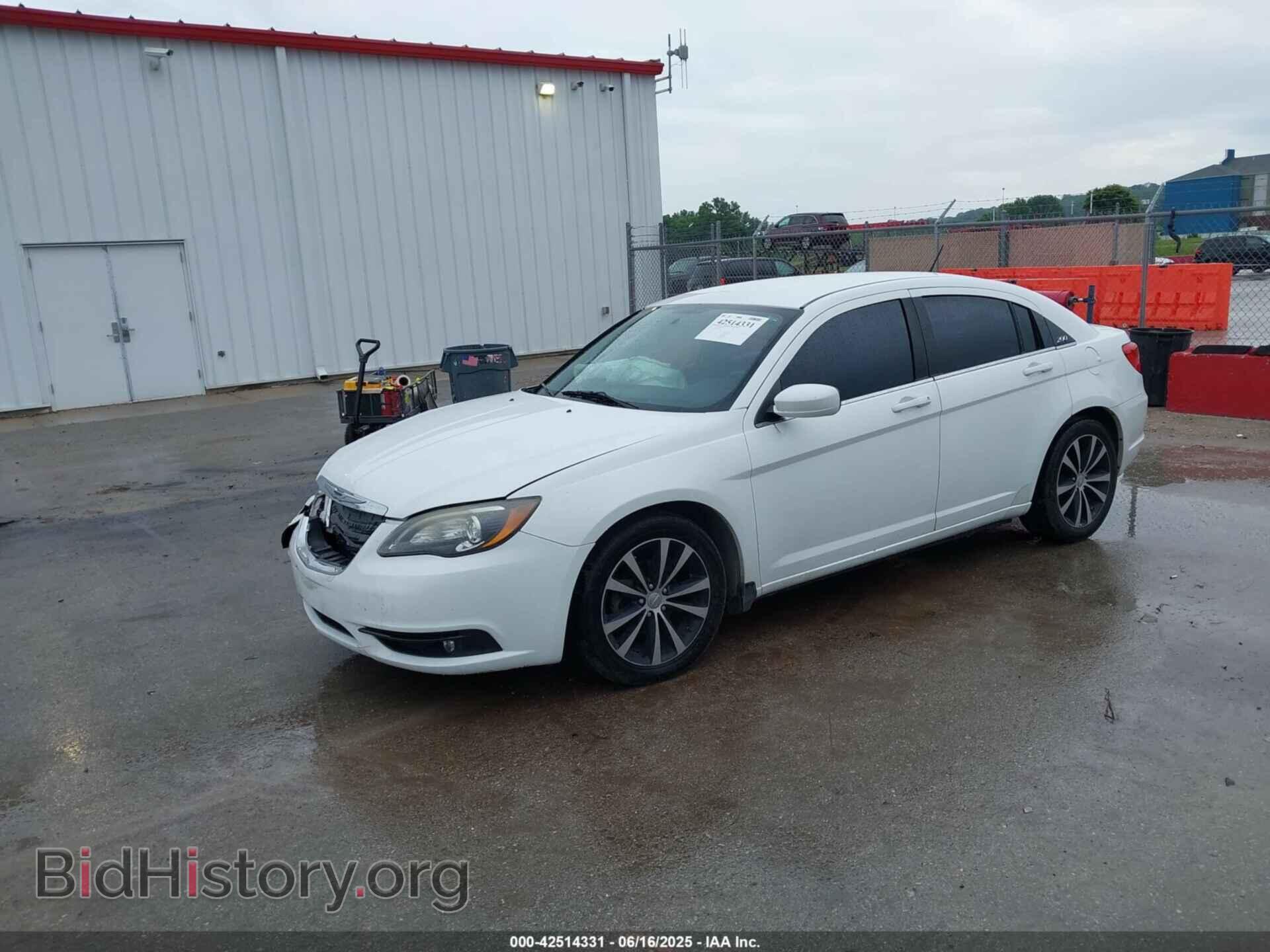 2012 CHRYSLER 200 - VIN: 1C3CCBBG9CN249757 - Фото 2