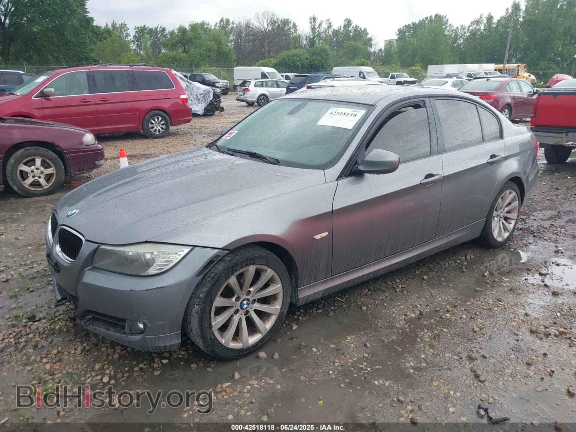 2011 BMW 328I - VIN: WBAPH7C53BE678784 - Фото 2