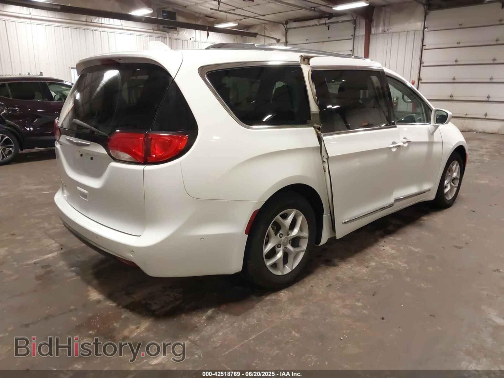 2017 CHRYSLER PACIFICA - VIN: 2C4RC1EGXHR710518 - Photo 4