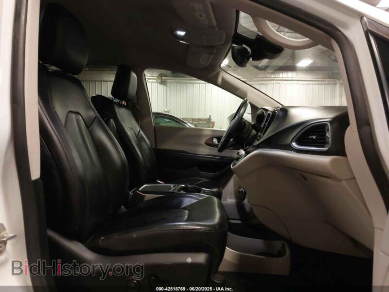 2017 Chrysler PACIFICA (VIN 2C4RC1EGXHR710518) — фото 5 из 18