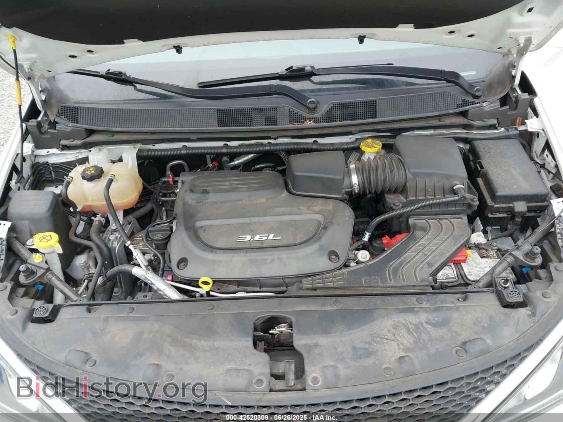 2018 CHRYSLER PACIFICA - VIN: 2C4RC1BGXJR338043 - Photo 10
