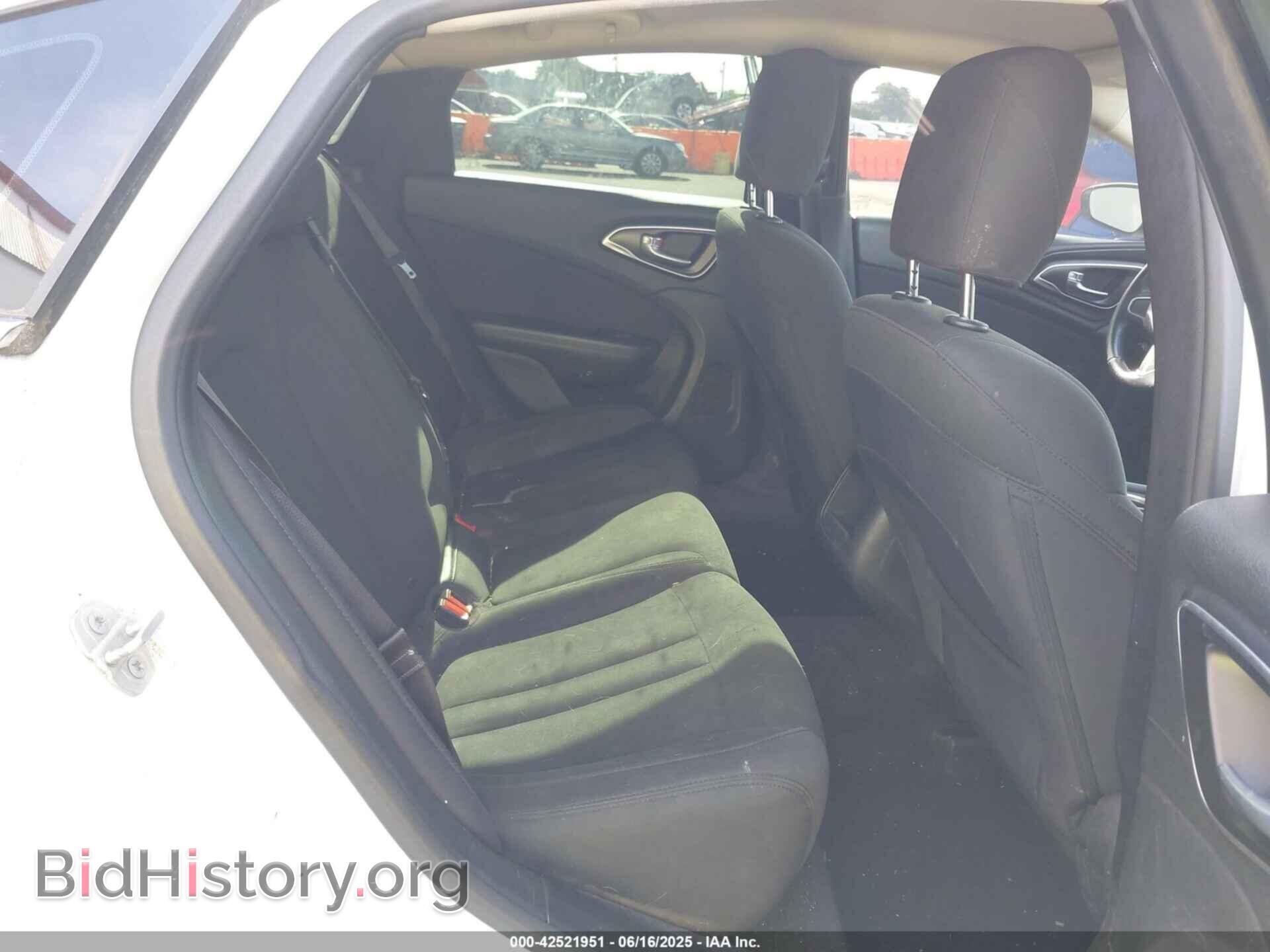 2015 CHRYSLER 200 - VIN: 1C3CCCAB4FN746280 - Фото 8