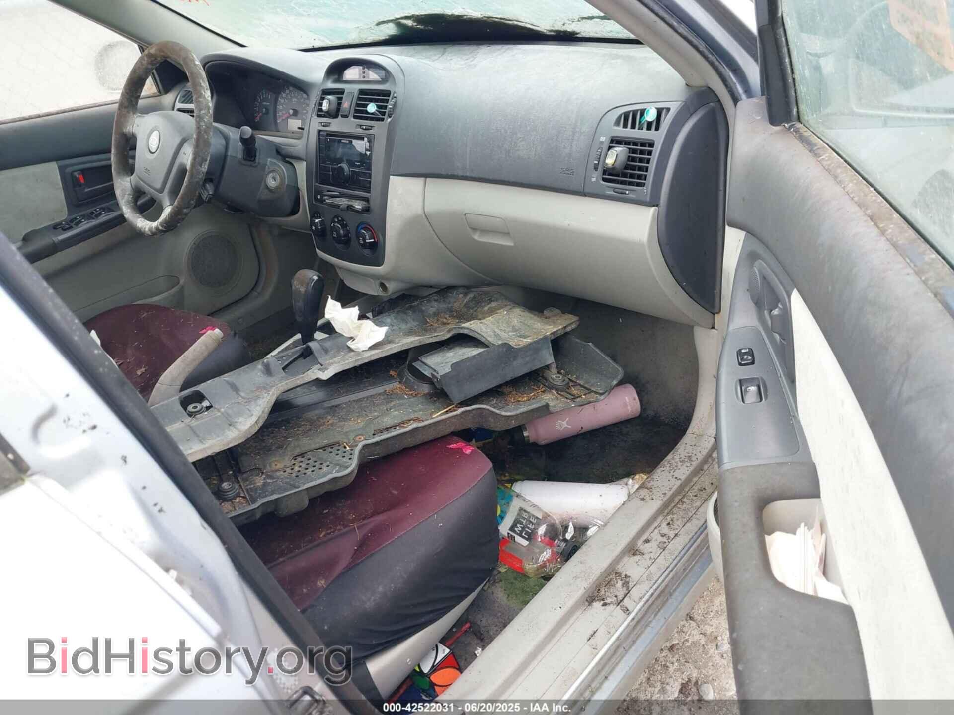 2005 KIA SPECTRA - VIN: KNAFE121755123647 - Фото 5