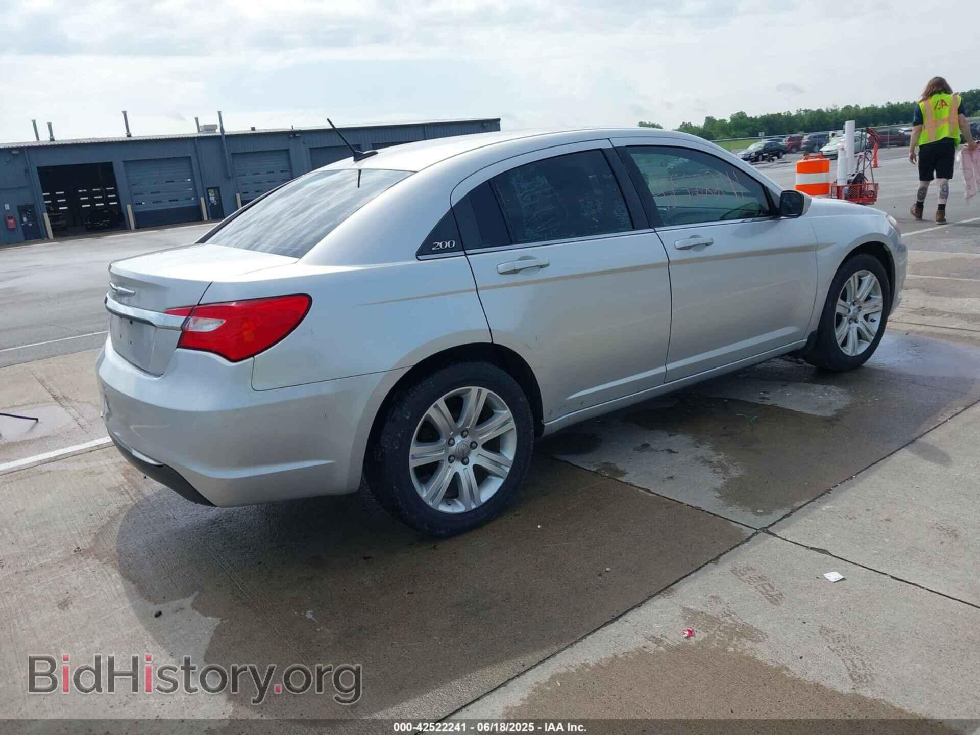 2012 CHRYSLER 200 - VIN: 1C3CCBBB0CN130614 - Фото 4