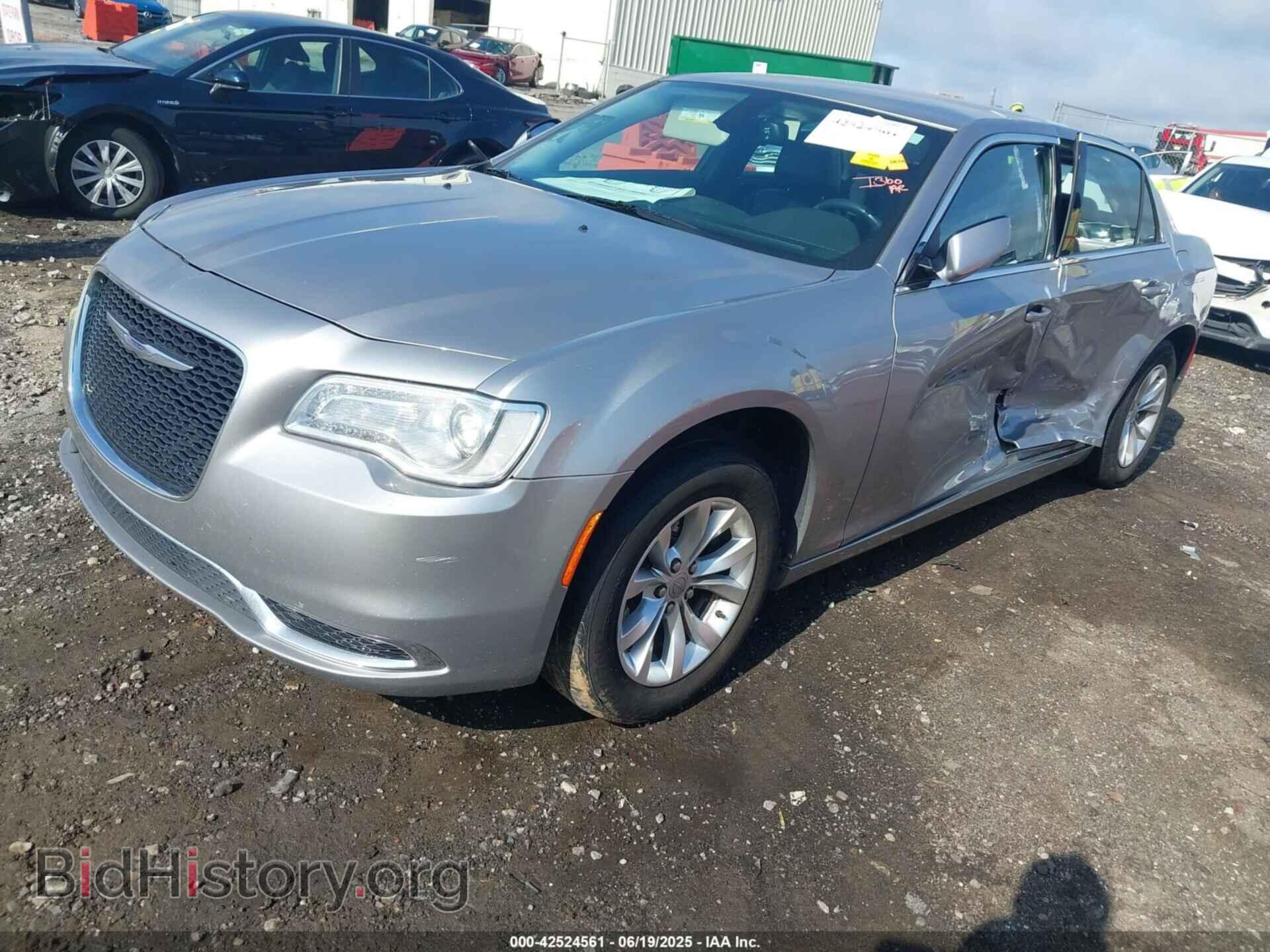 2016 CHRYSLER 300 - VIN: 2C3CCAAG3GH268329 - Фото 2