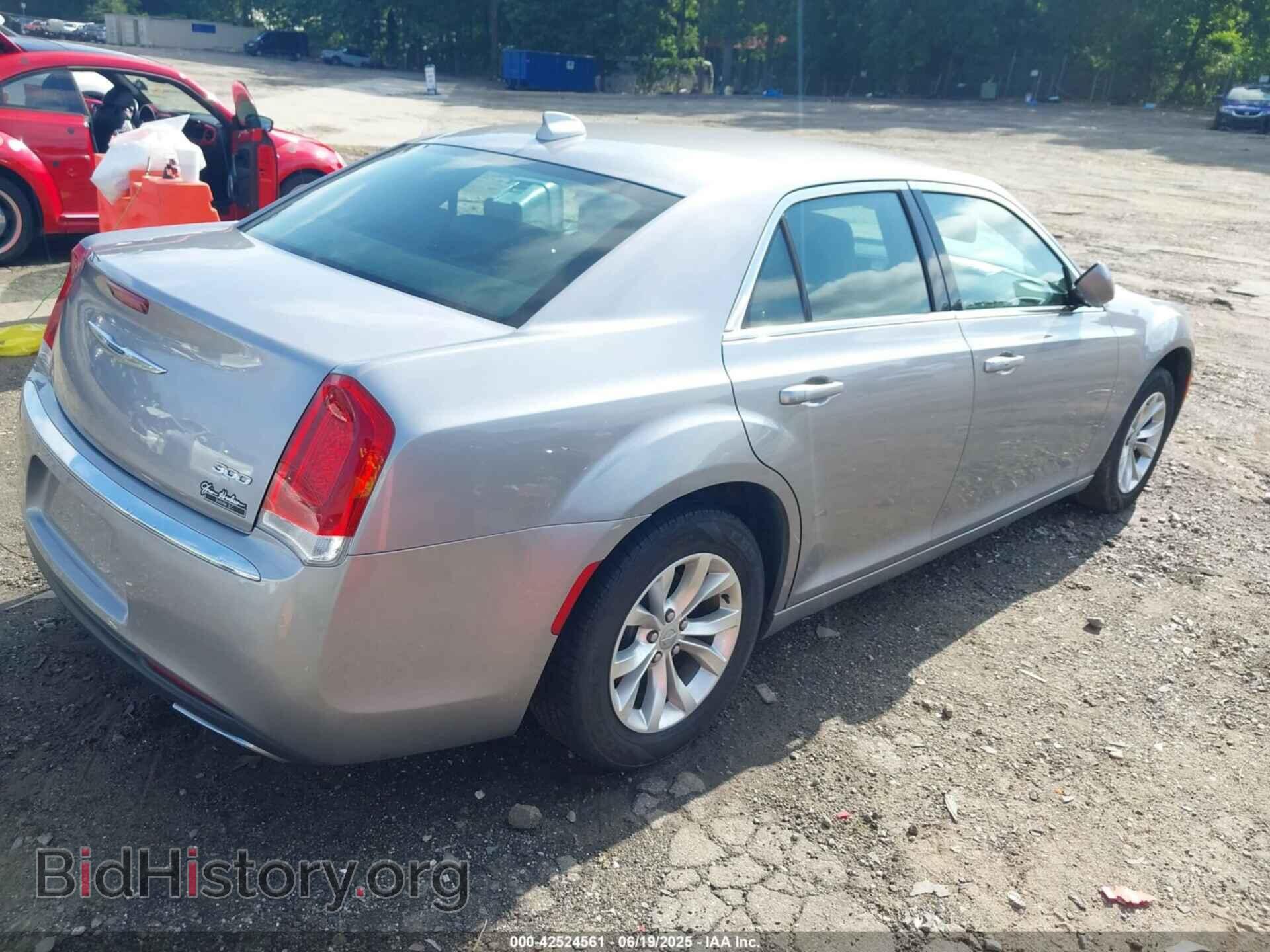 2016 CHRYSLER 300 - VIN: 2C3CCAAG3GH268329 - Фото 4