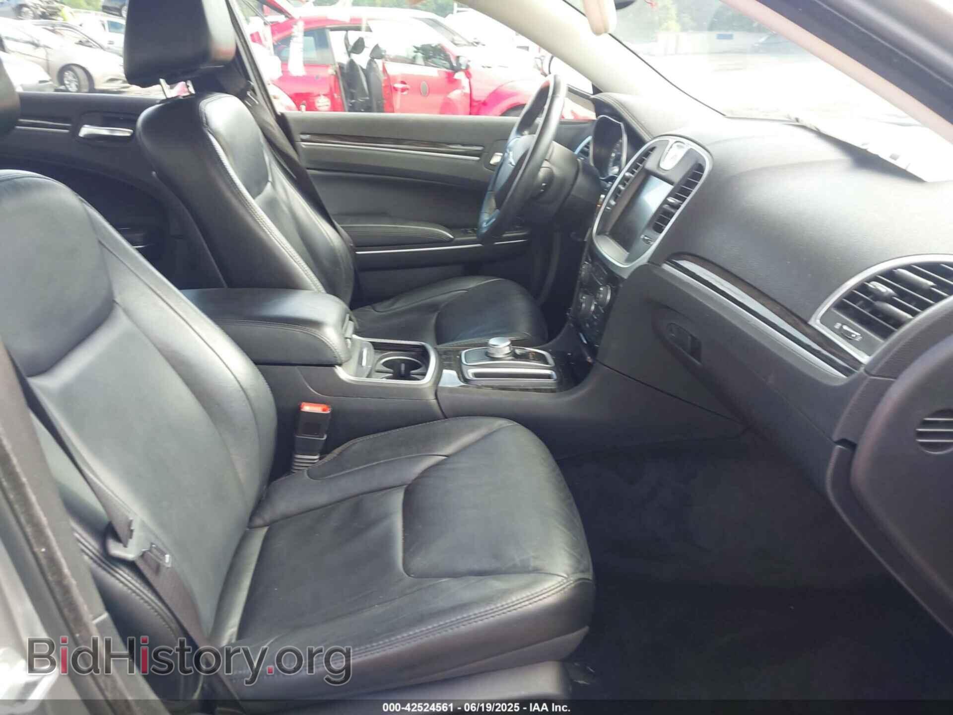 2016 CHRYSLER 300 - VIN: 2C3CCAAG3GH268329 - Фото 5
