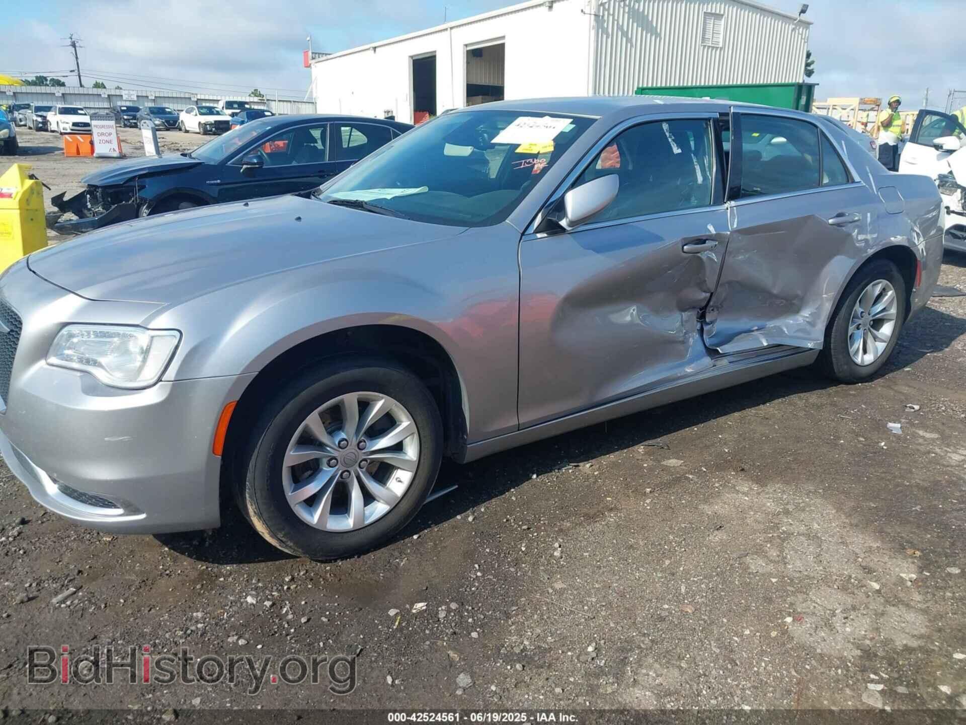 2016 CHRYSLER 300 - VIN: 2C3CCAAG3GH268329 - Фото 6