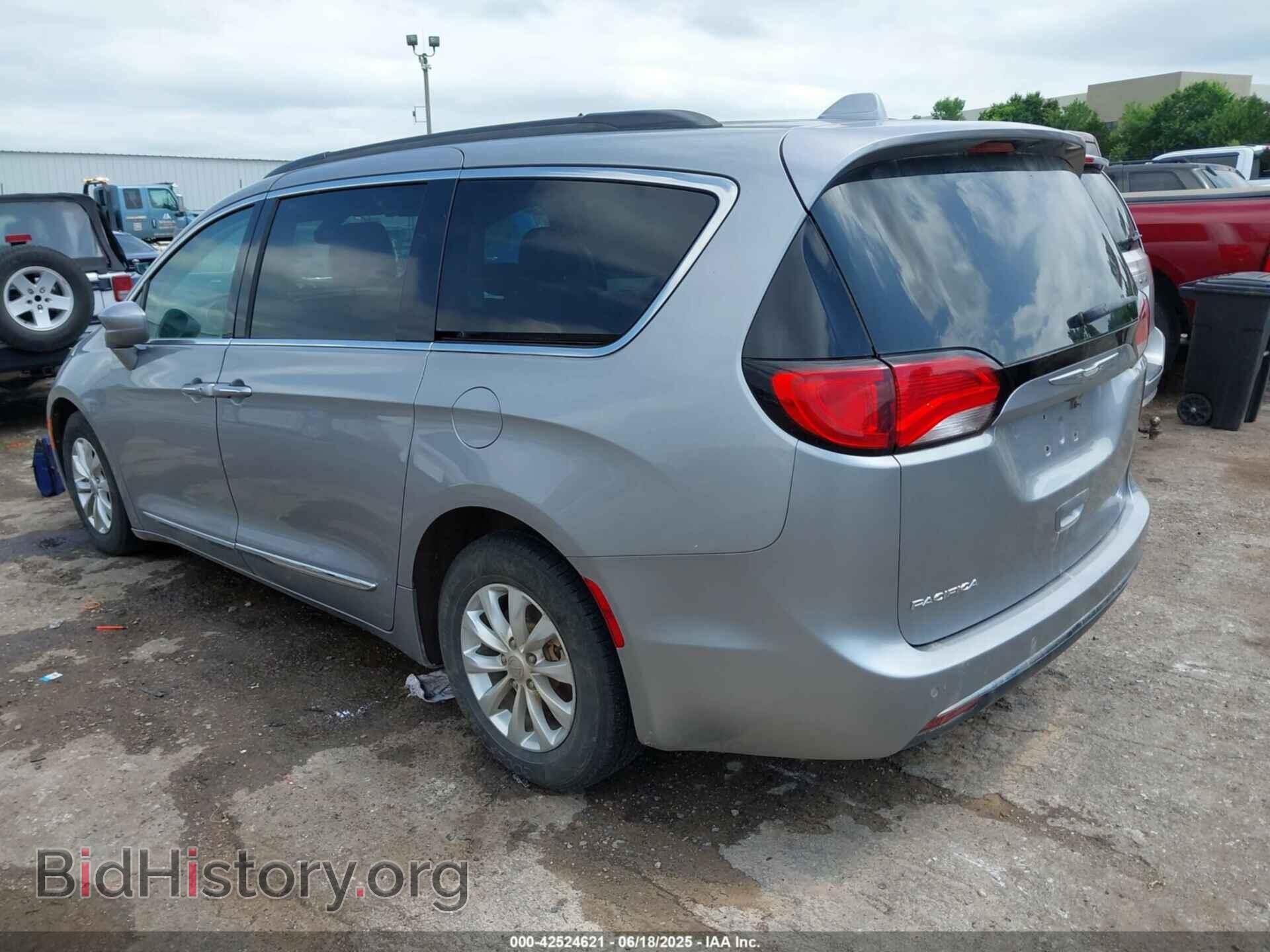 2017 CHRYSLER PACIFICA - VIN: 2C4RC1BG1HR551439 - Фото 3