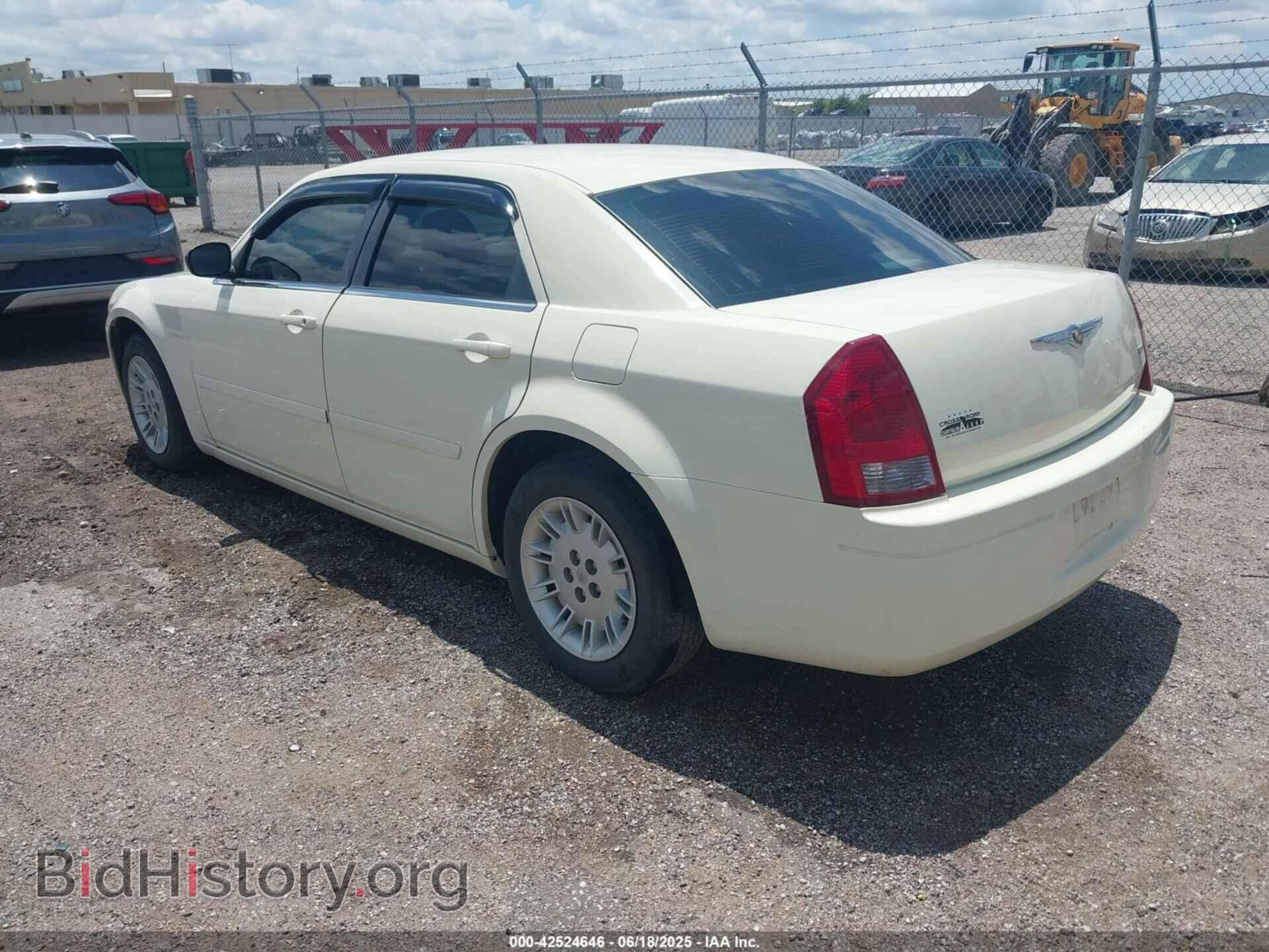 2006 CHRYSLER 300 - VIN: 2C3KA43R56H505340 - Фото 3