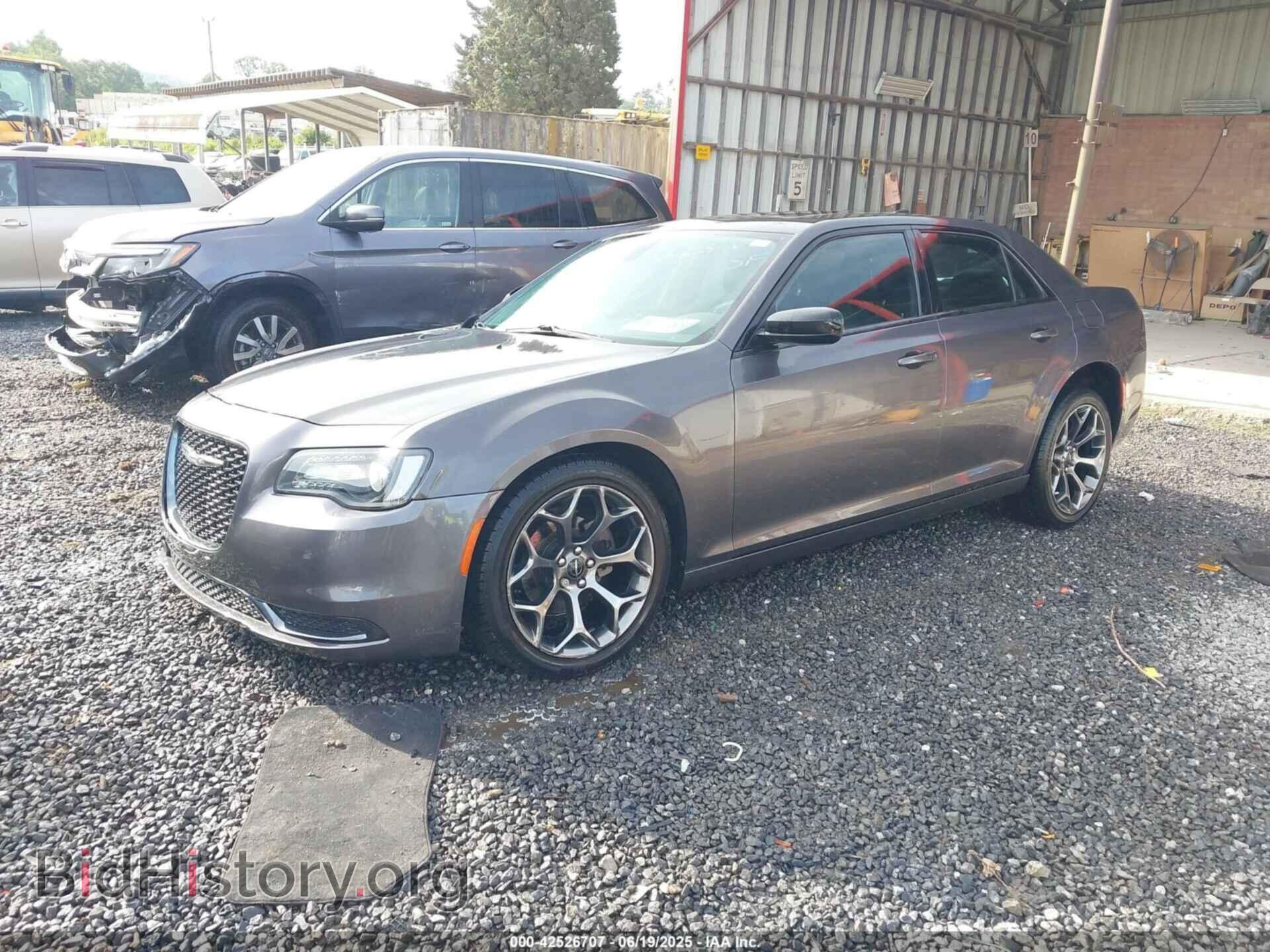 2017 CHRYSLER 300 - VIN: 2C3CCAAG7HH647514 - Фото 2