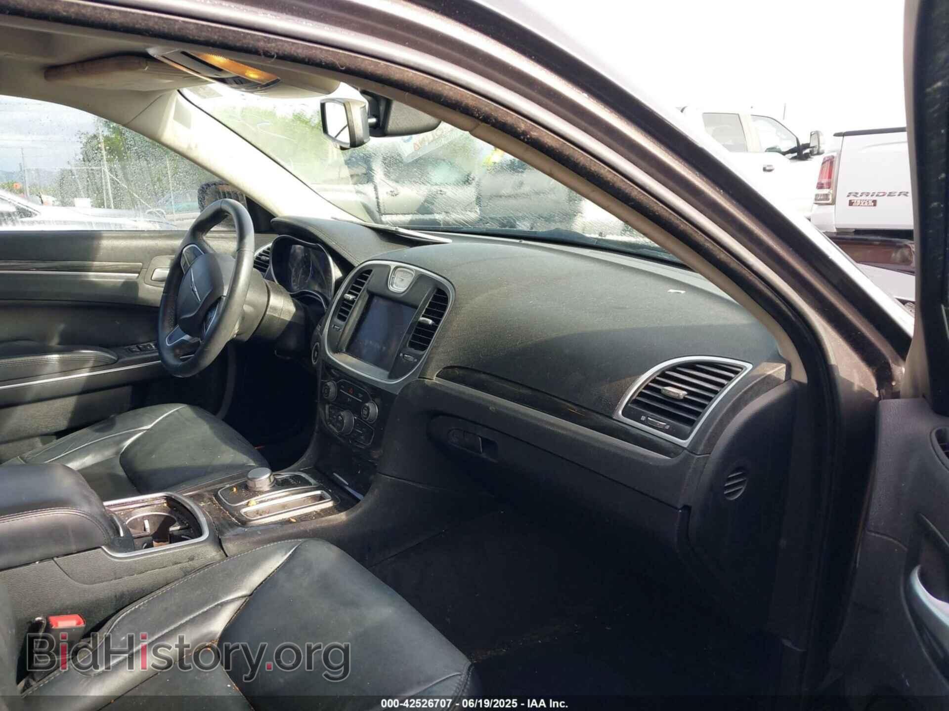 2017 CHRYSLER 300 - VIN: 2C3CCAAG7HH647514 - Фото 5