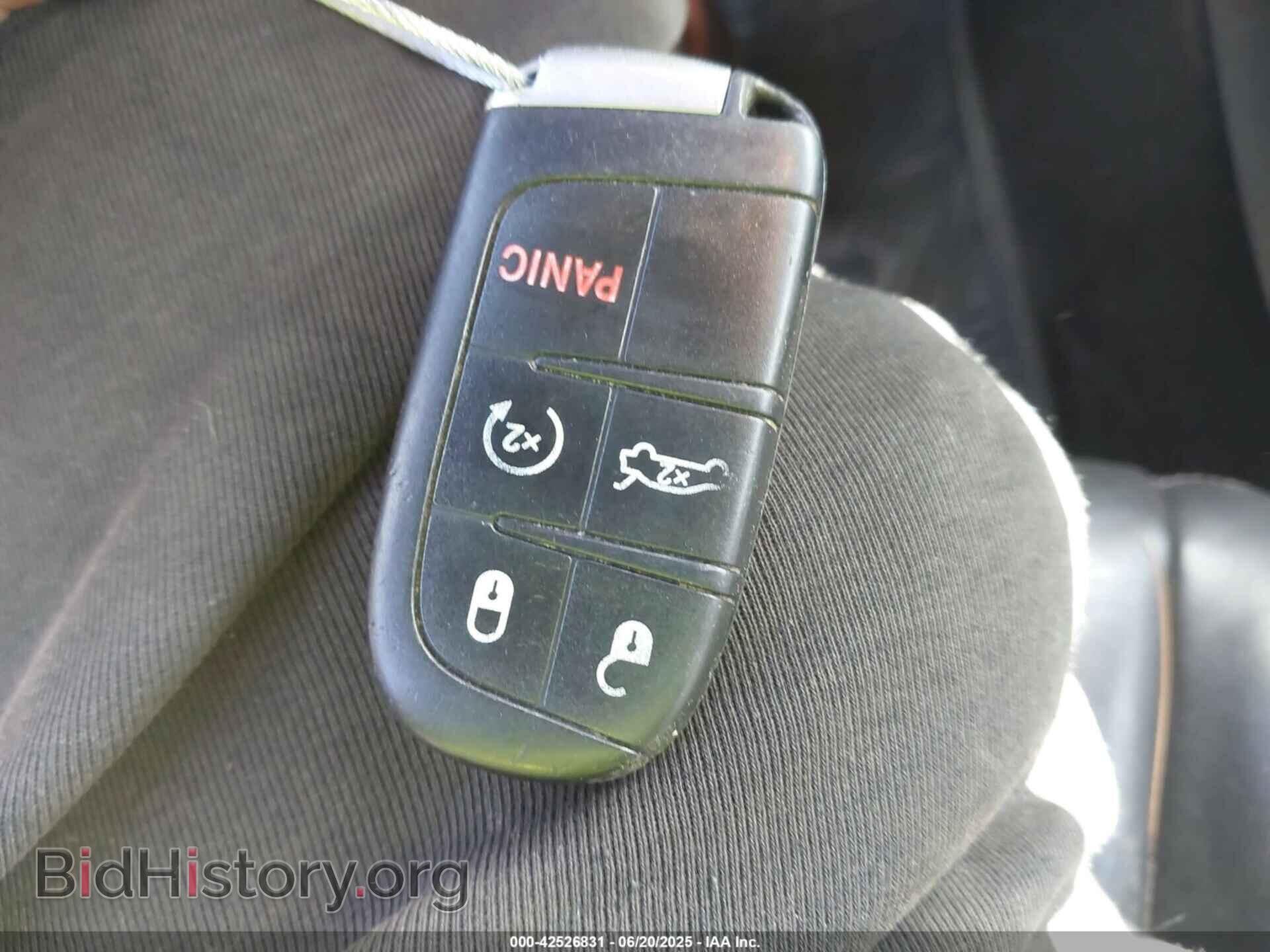 2016 CHRYSLER 300 - VIN: 2C3CCAGG1GH230508 - Фото 11