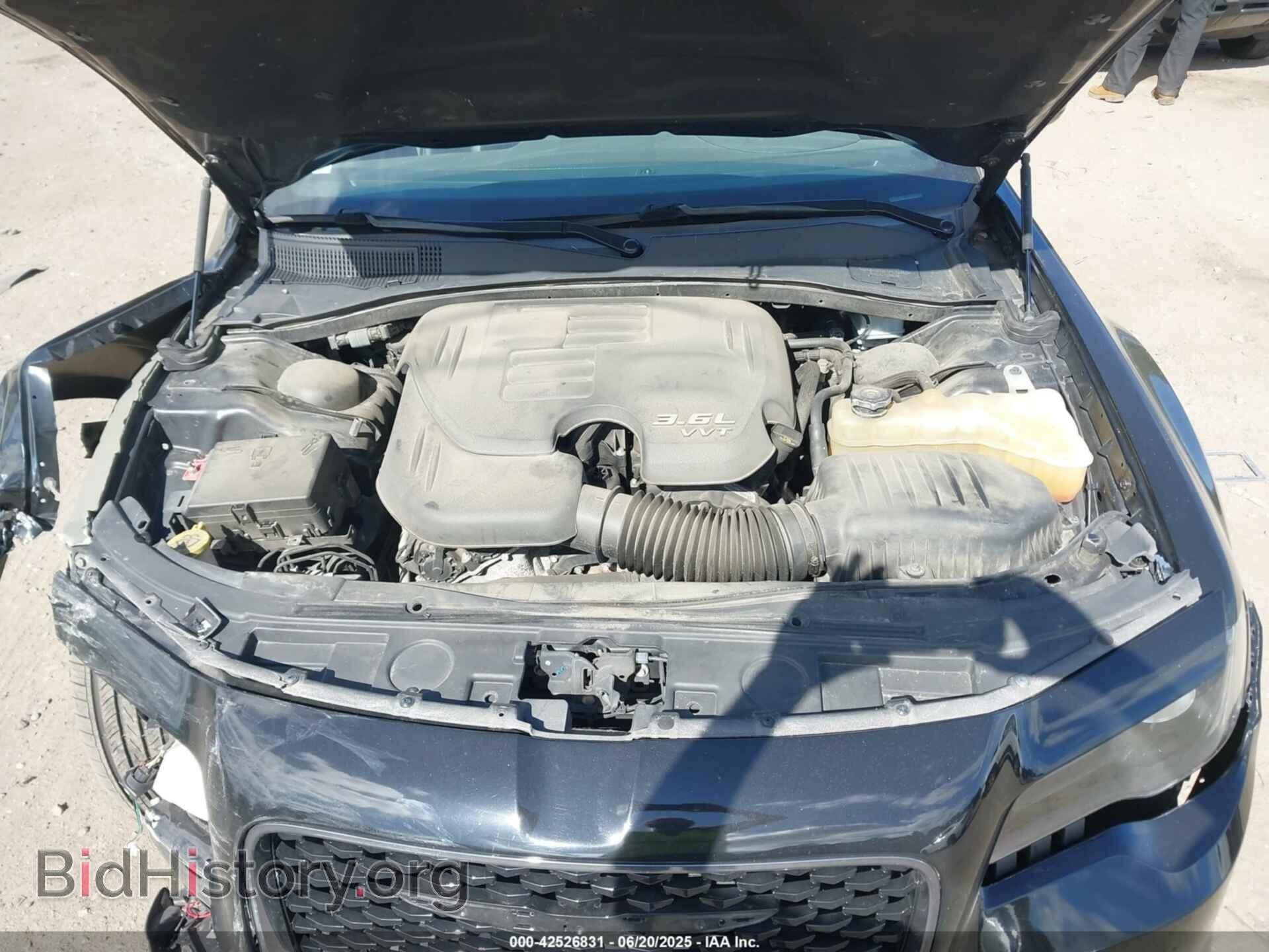 2016 CHRYSLER 300 - VIN: 2C3CCAGG1GH230508 - Фото 10