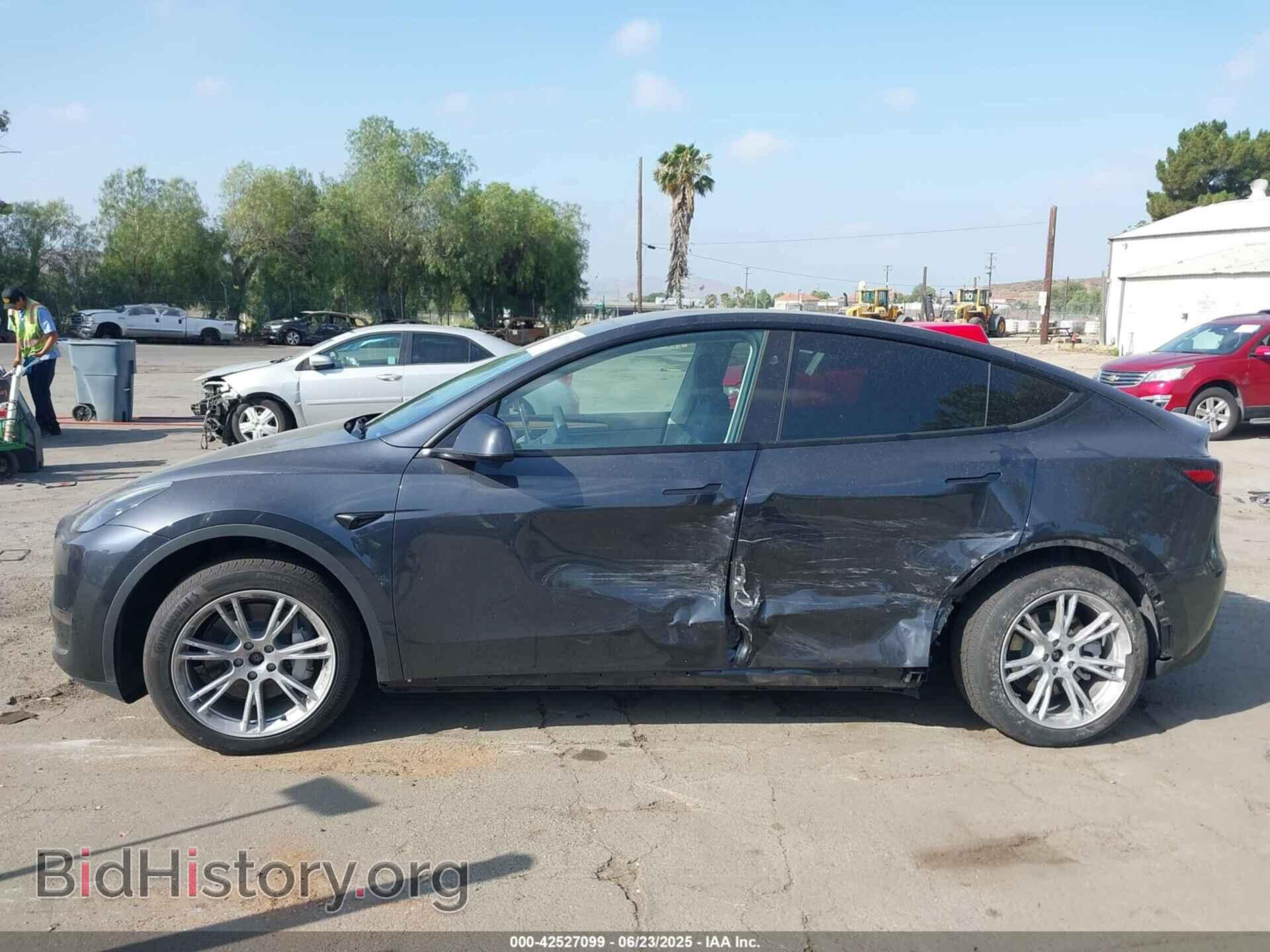 2024 TESLA MODEL Y - VIN: 7SAYGDEEXRF061352 - Фото 14
