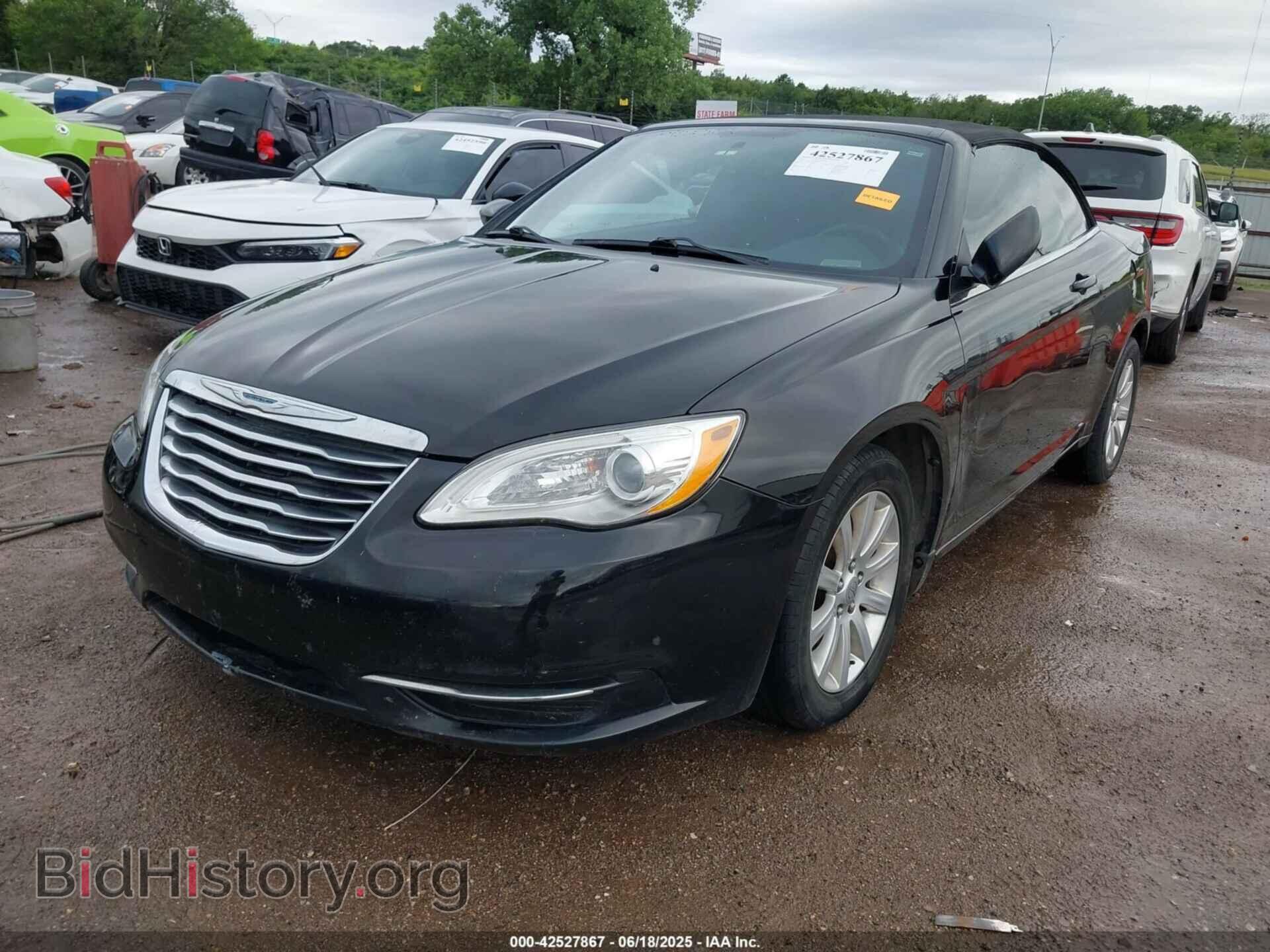 2013 CHRYSLER 200 - VIN: 1C3BCBEB5DN532976 - Фото 2