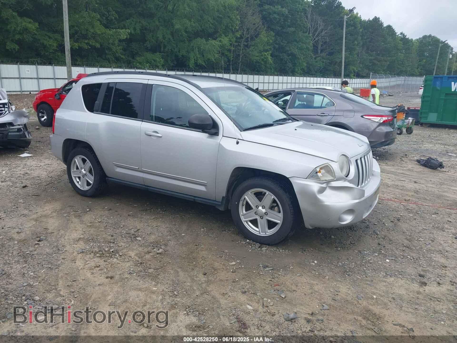 Photo 1J4NT4FA7AD503212 - JEEP COMPASS 2010