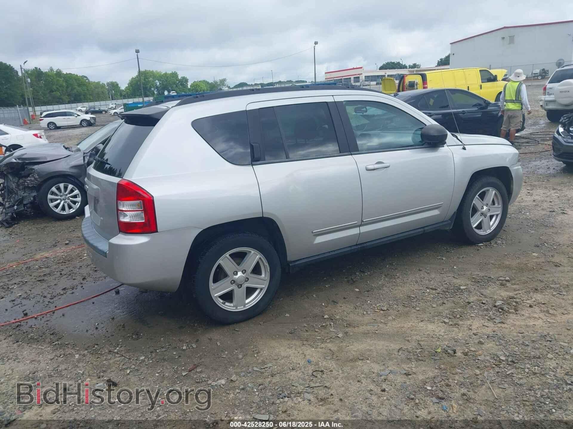 2010 JEEP COMPASS - VIN: 1J4NT4FA7AD503212 - Фото 4