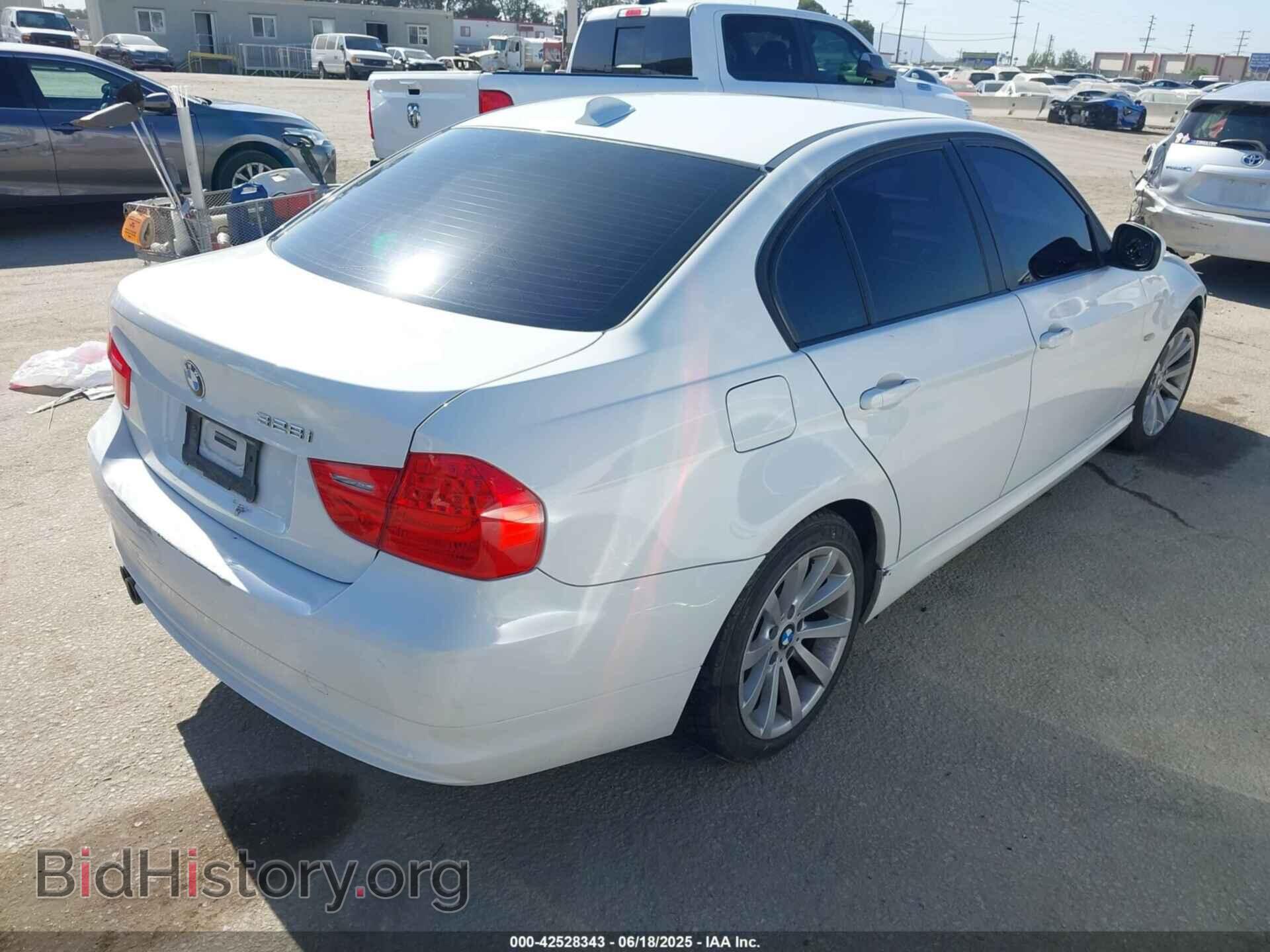 2011 BMW 328I - VIN: WBAPH5C51BA445353 - Фото 4