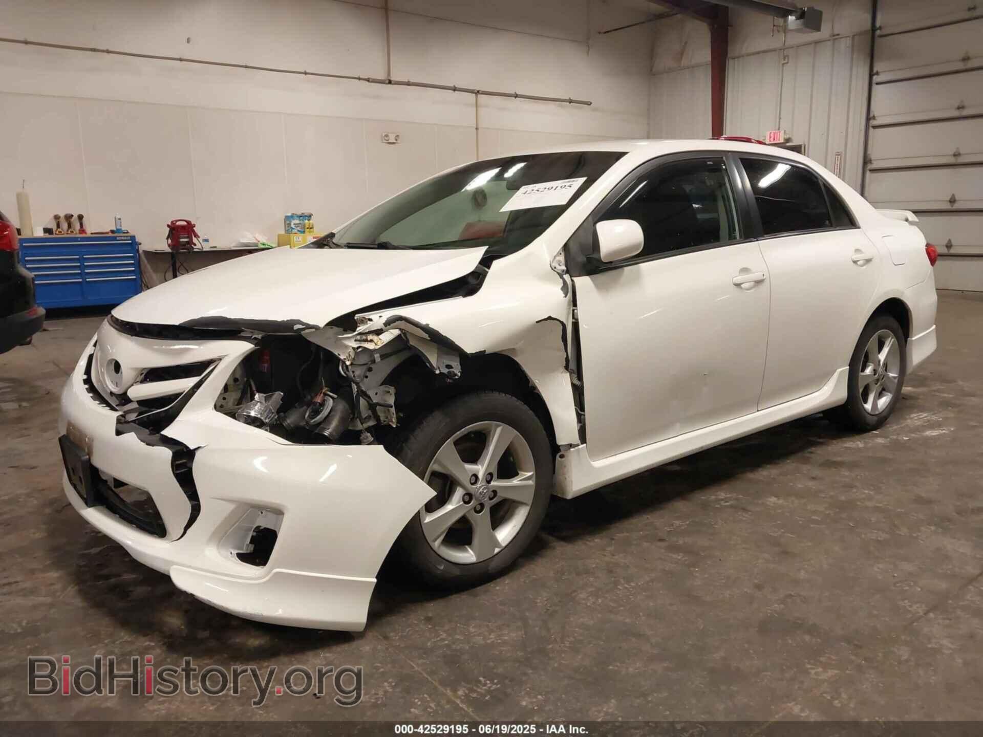 2011 TOYOTA COROLLA - VIN: 2T1BU4EE3BC747108 - Фото 2