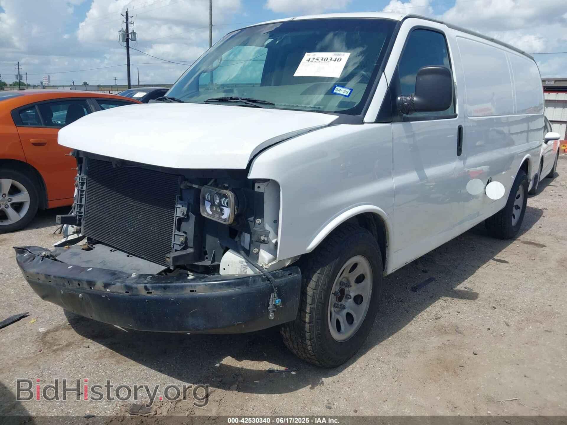2013 CHEVROLET EXPRESS 1500 - VIN: 1GCSGAFX9D1123777 - Фото 2