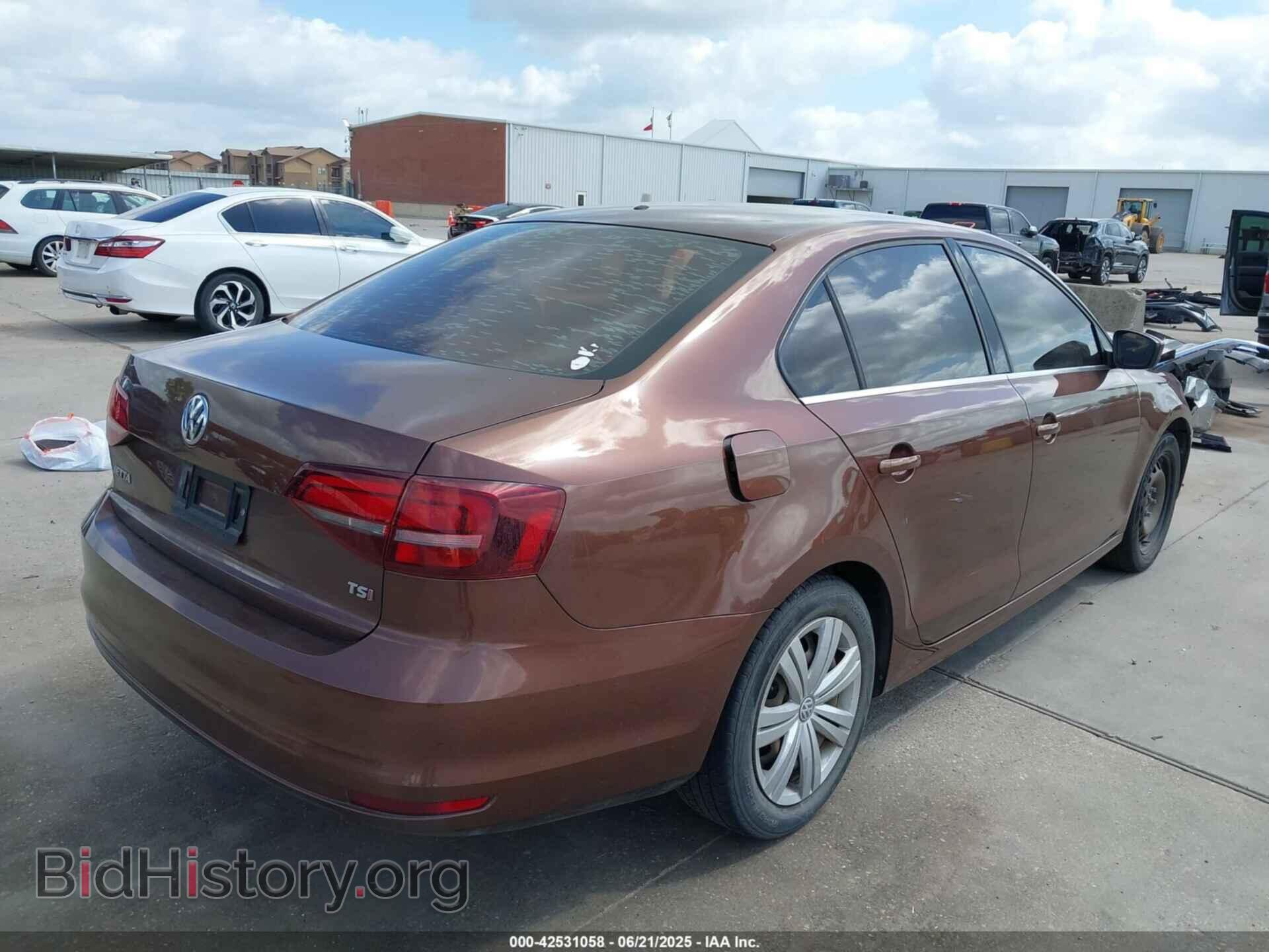 2017 VOLKSWAGEN JETTA - VIN: 3VW2B7AJ5HM390201 - Фото 4