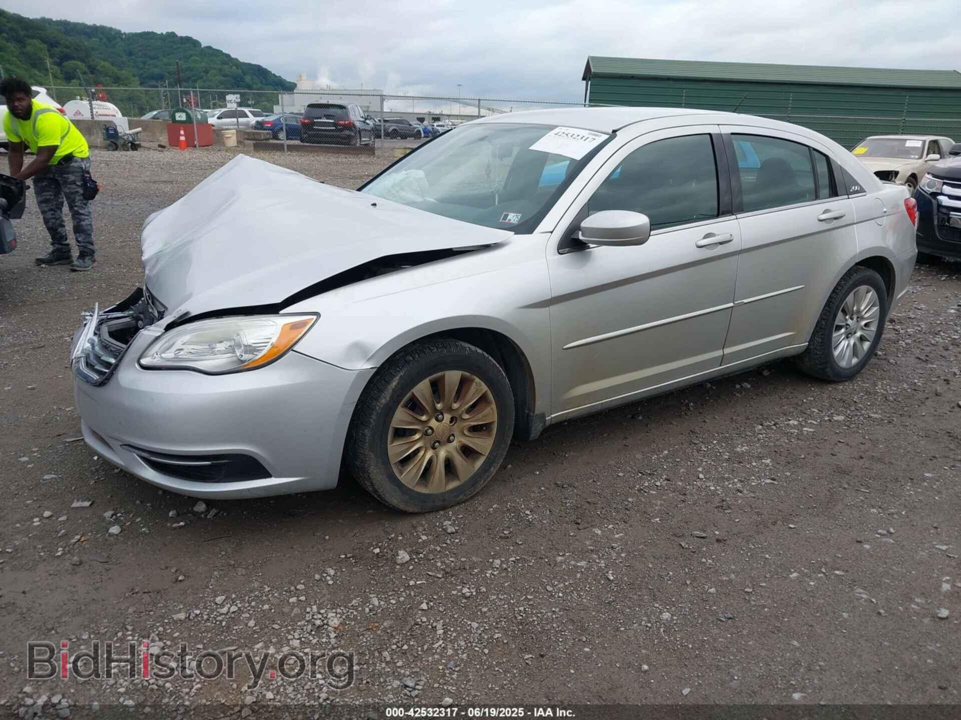 2012 CHRYSLER 200 - VIN: 1C3CCBAG9CN261702 - Фото 2