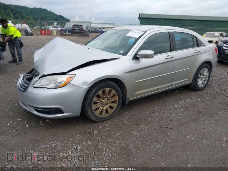 2012 Chrysler 200 (VIN 1C3CCBAG9CN261702) — photo 2 of 11