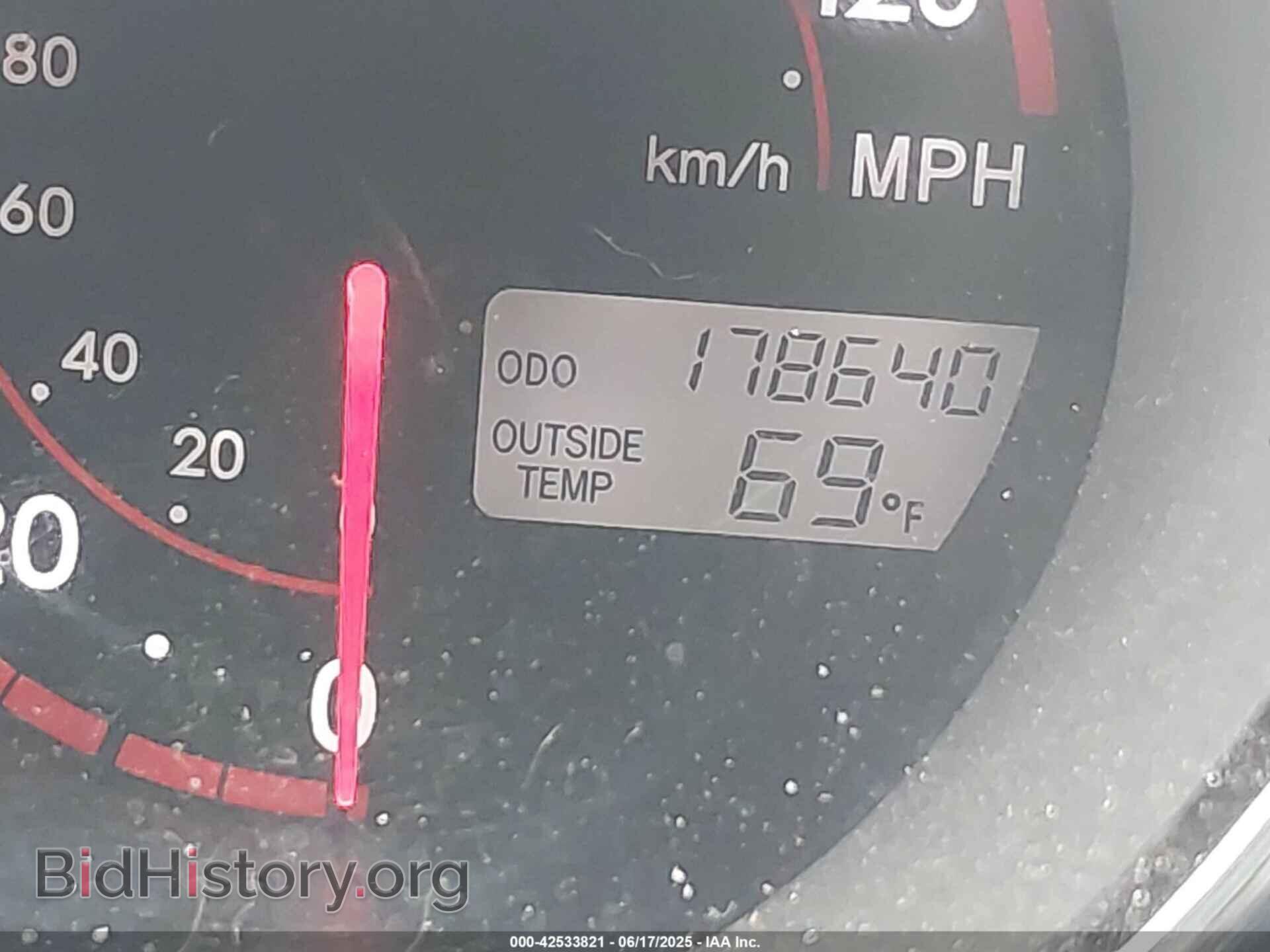 2005 TOYOTA MATRIX - VIN: 2T1KR32E55C322672 - Фото 7