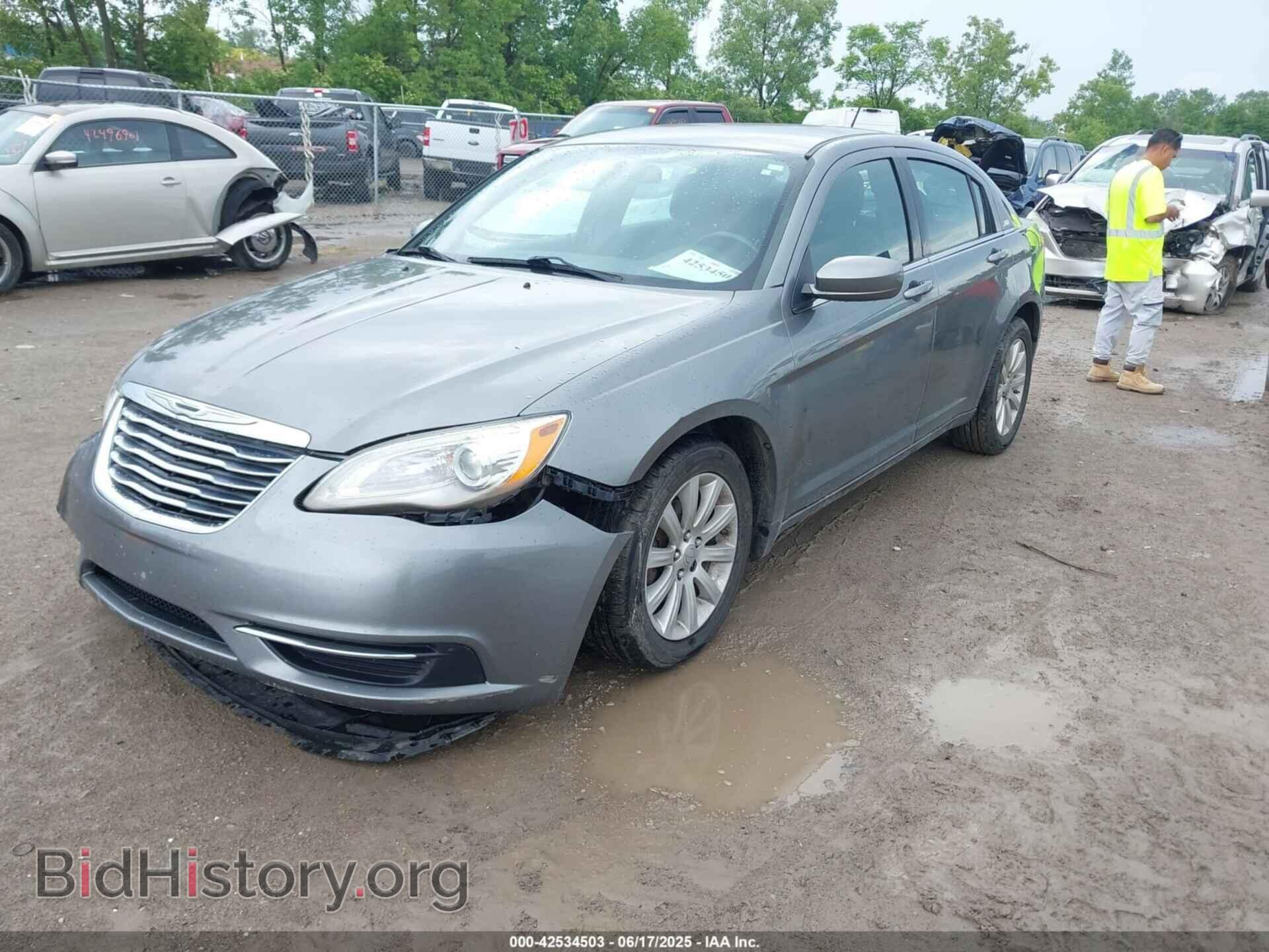 2013 CHRYSLER 200 - VIN: 1C3CCBBB7DN601904 - Фото 2