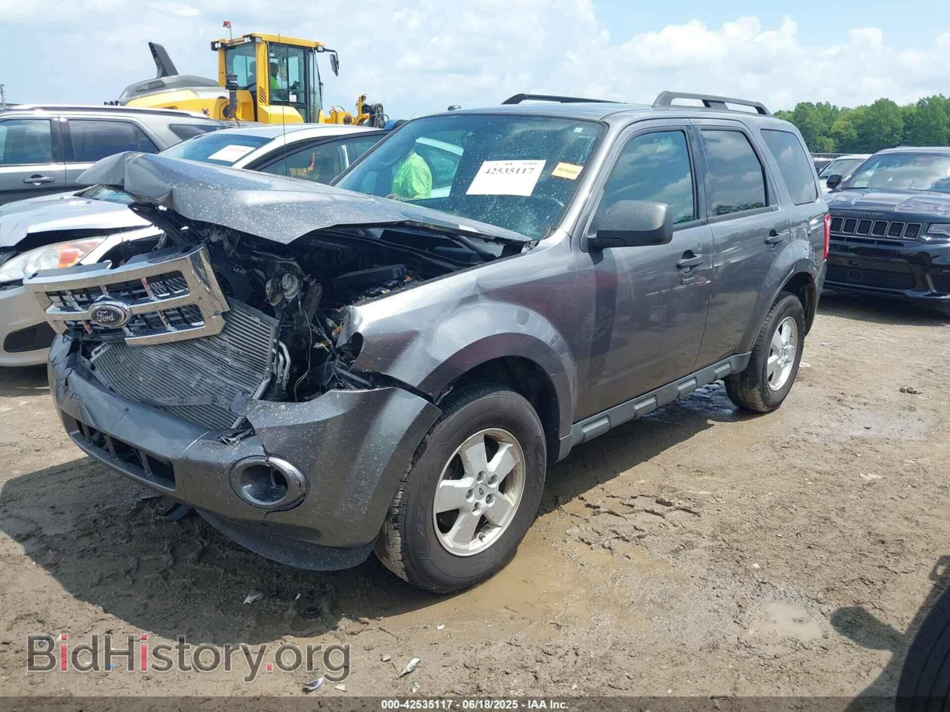 2011 FORD ESCAPE - VIN: 1FMCU0D73BKA20318 - Фото 2