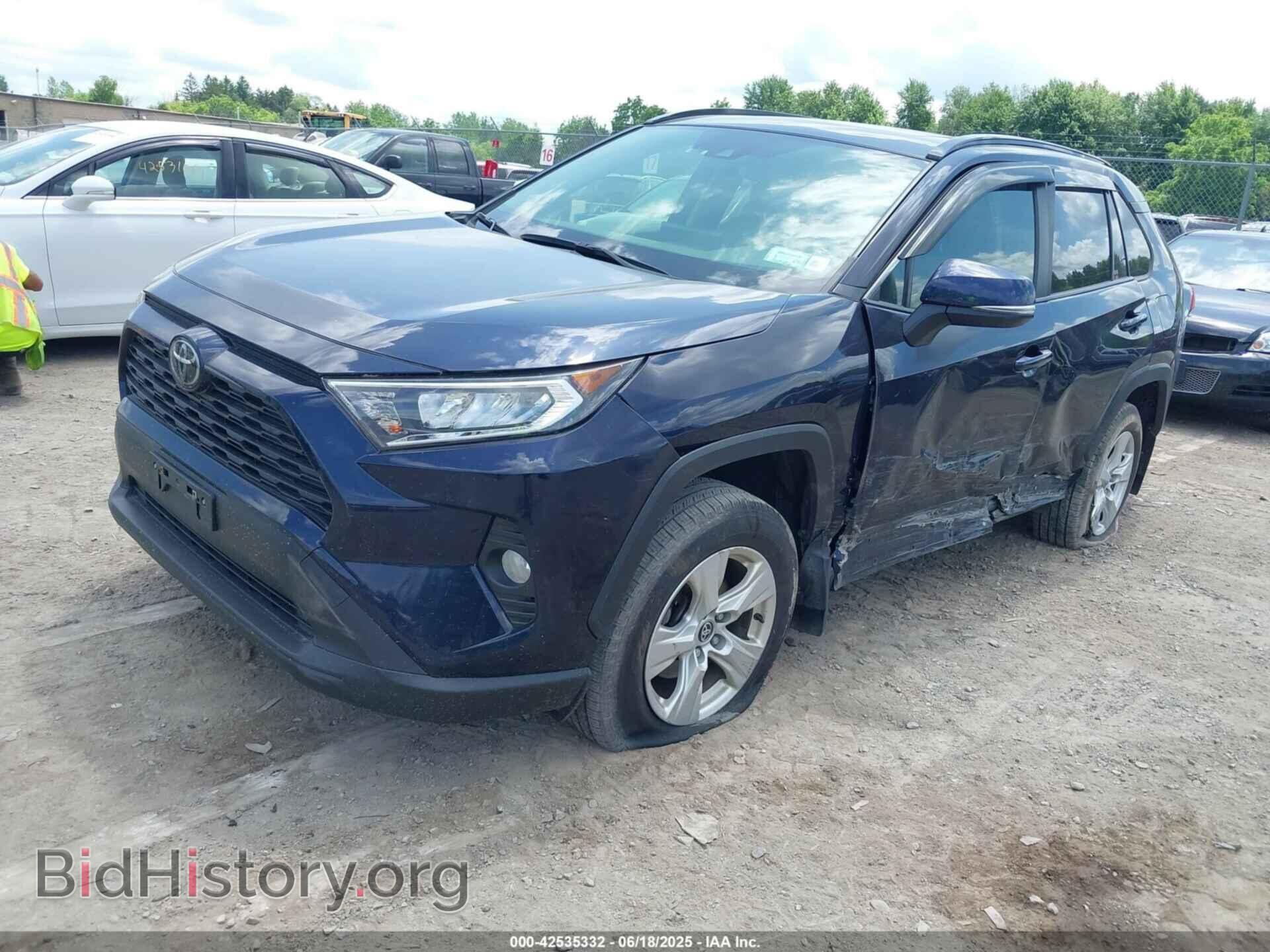 2021 TOYOTA RAV4 - VIN: JTMP1RFV3MD072909 - Фото 2