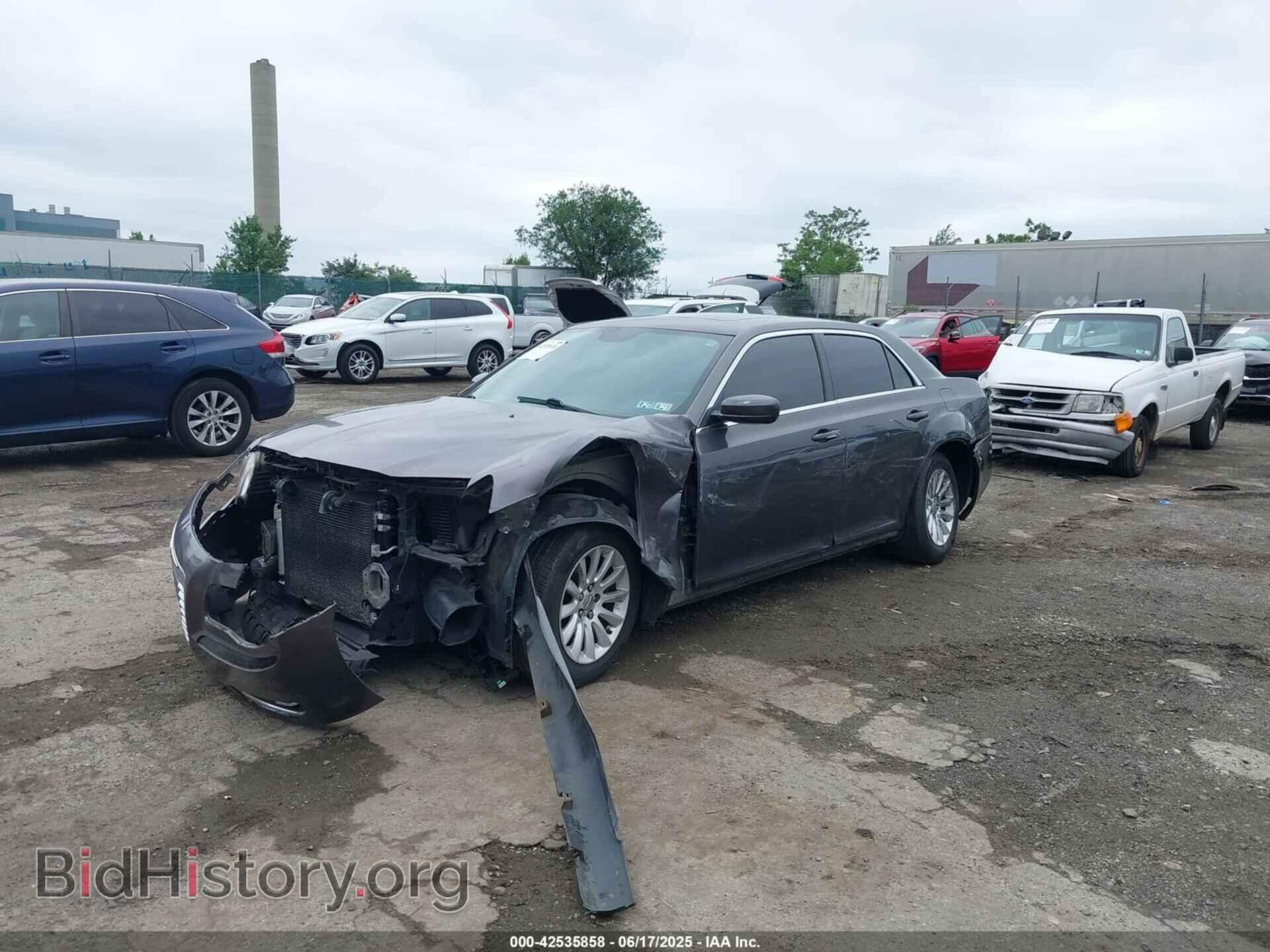 2013 CHRYSLER 300 - VIN: 2C3CCAAG9DH735717 - Фото 2