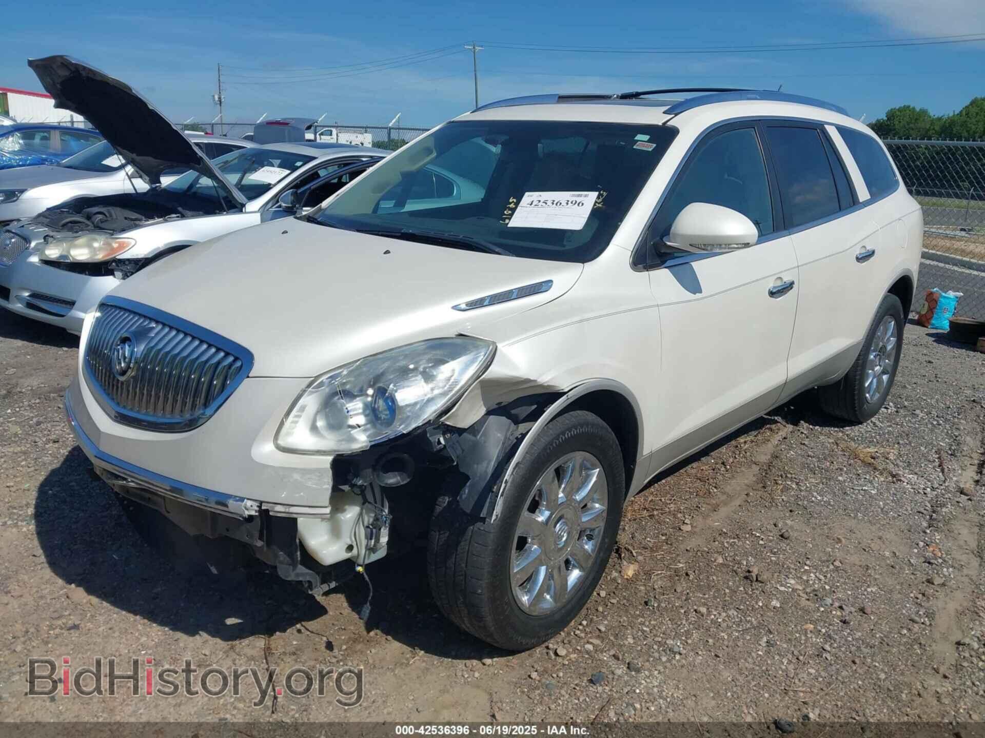 2011 BUICK ENCLAVE - VIN: 5GAKRCEDXBJ235872 - Фото 2