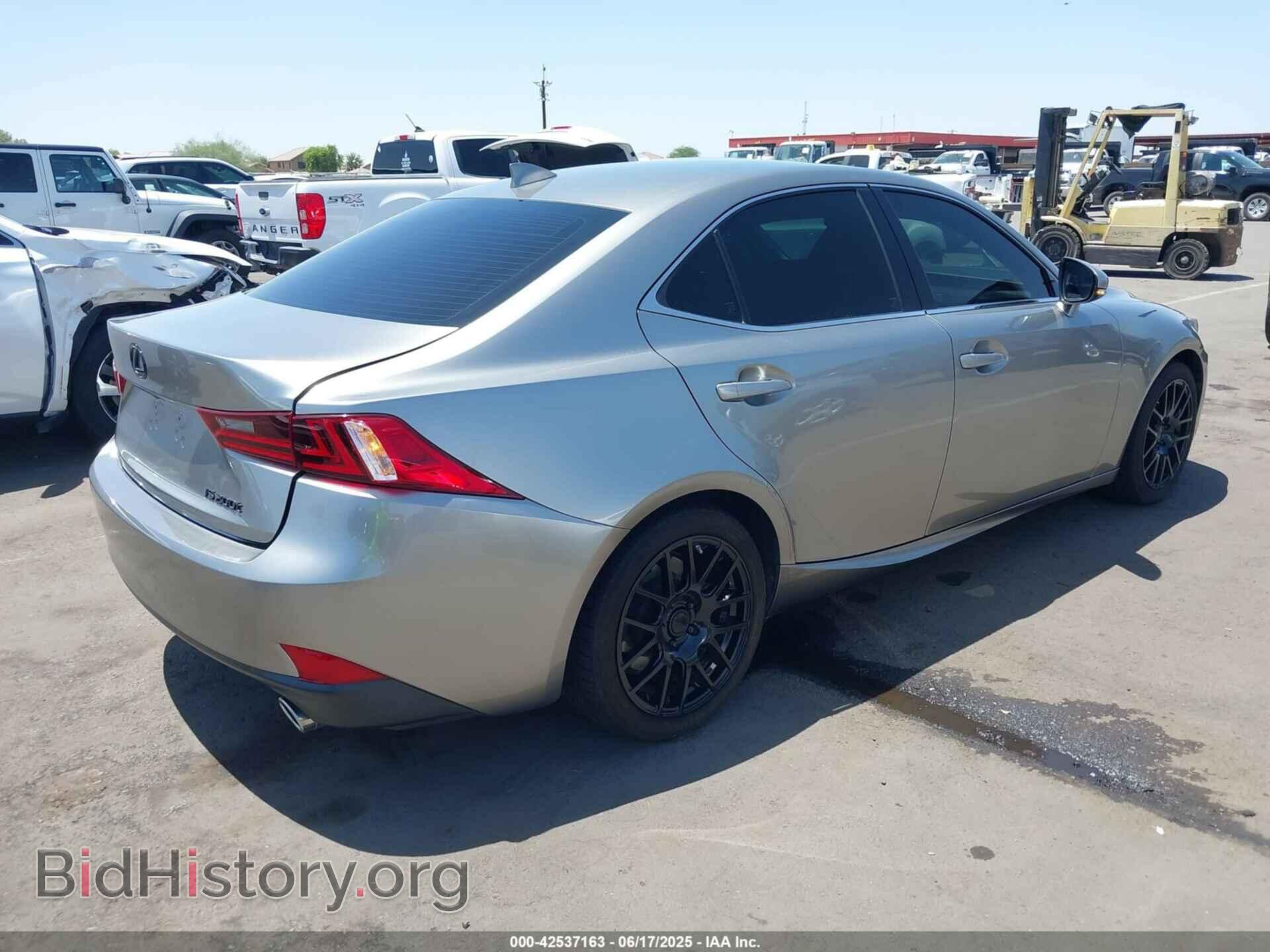 2016 LEXUS IS 200T - VIN: JTHBA1D20G5011969 - Фото 4