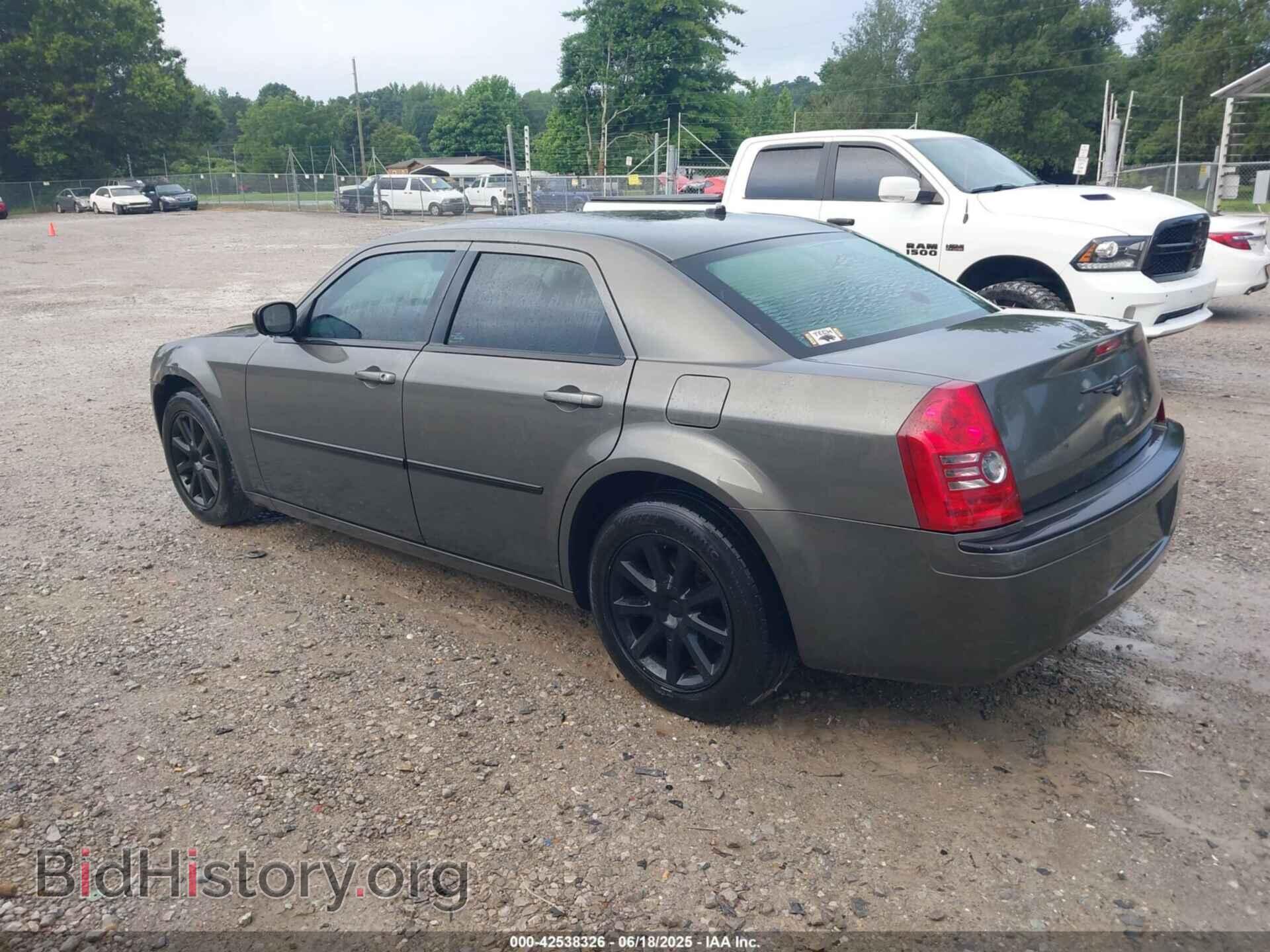 2008 CHRYSLER 300 - VIN: 2C3KA33G28H124038 - Фото 3